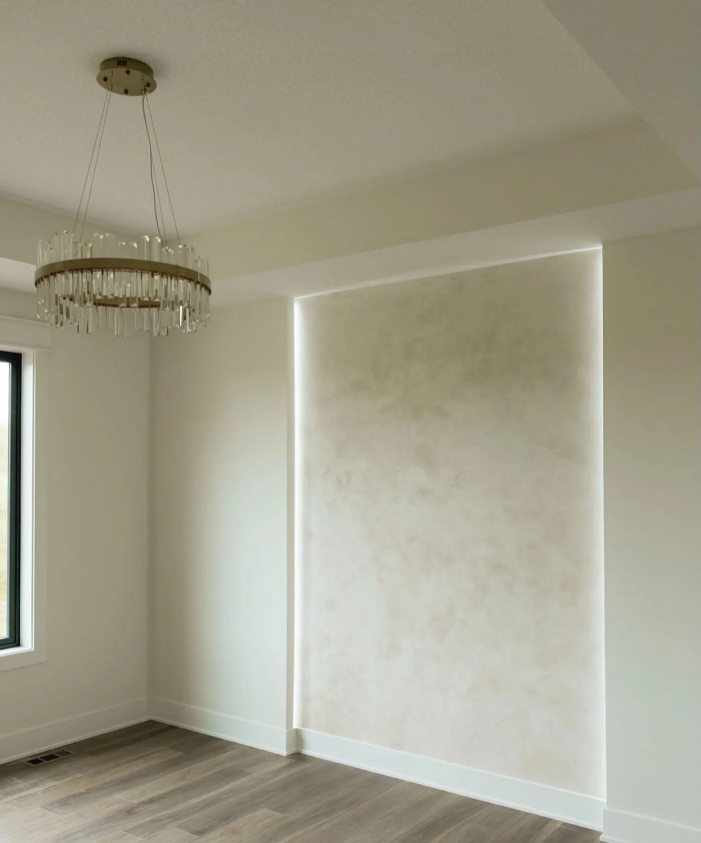 The beauty of a decorative wall finish starts with the quality of the materials behind it. That&rsquo;s why we use professional-grade, artisan-crafted products sourced from @exoticluxuryline, one of the most respected names in the decorative finishin