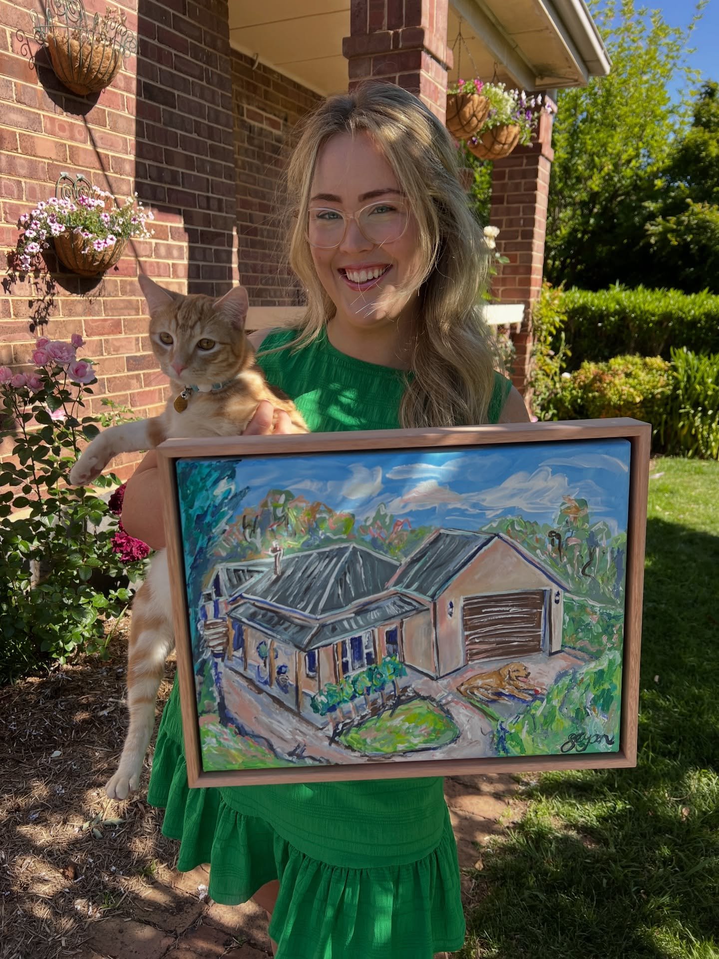 2nd last Christmas commission of the year, featuring studio cat George! This is a special surprise painting for someone who loves their house and misses their golden retriever 🩷
Swipe to the inspo photo!