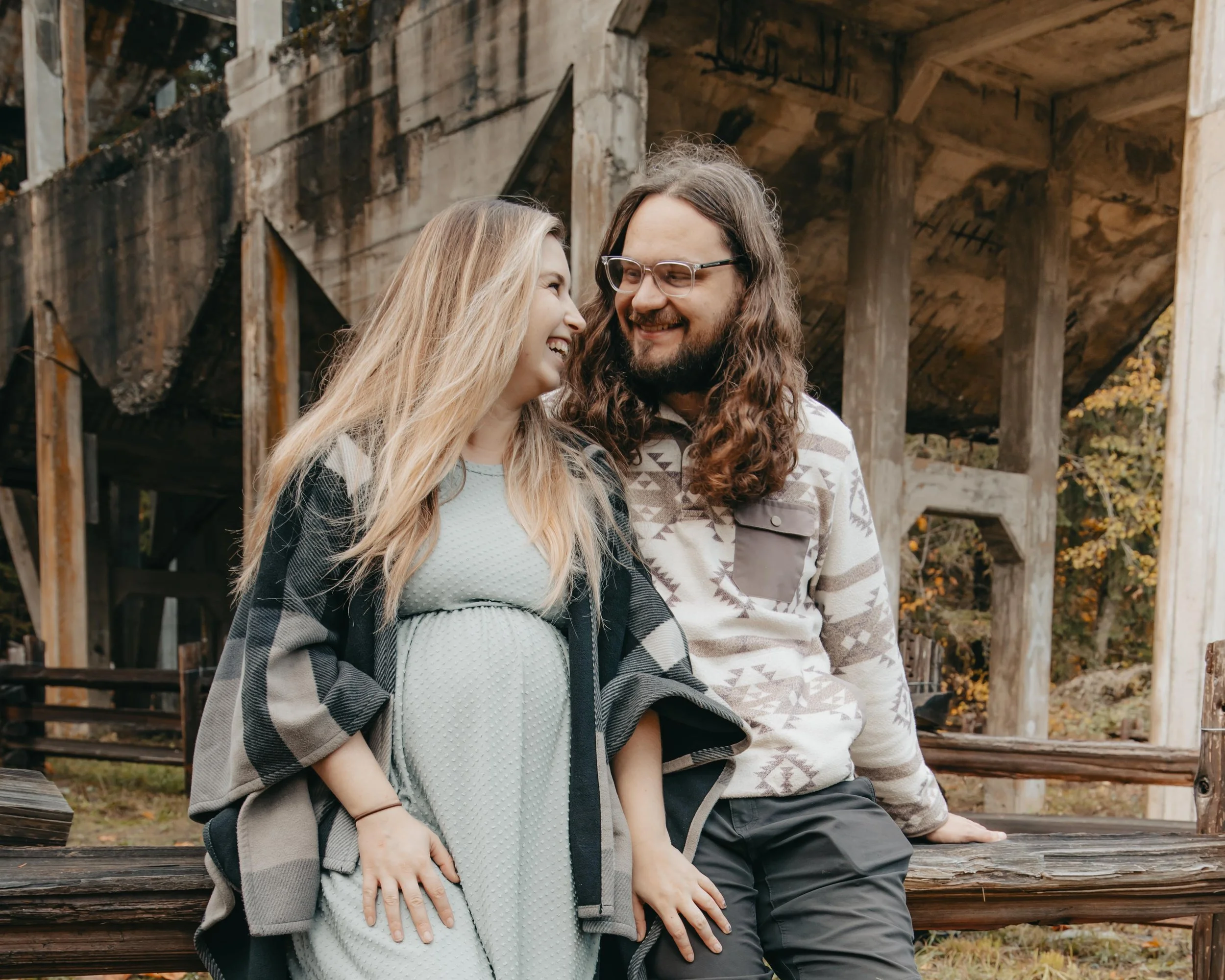 Family portrait session in the fall colours - Dylan Phillips Photography, Vancouver Island B.C