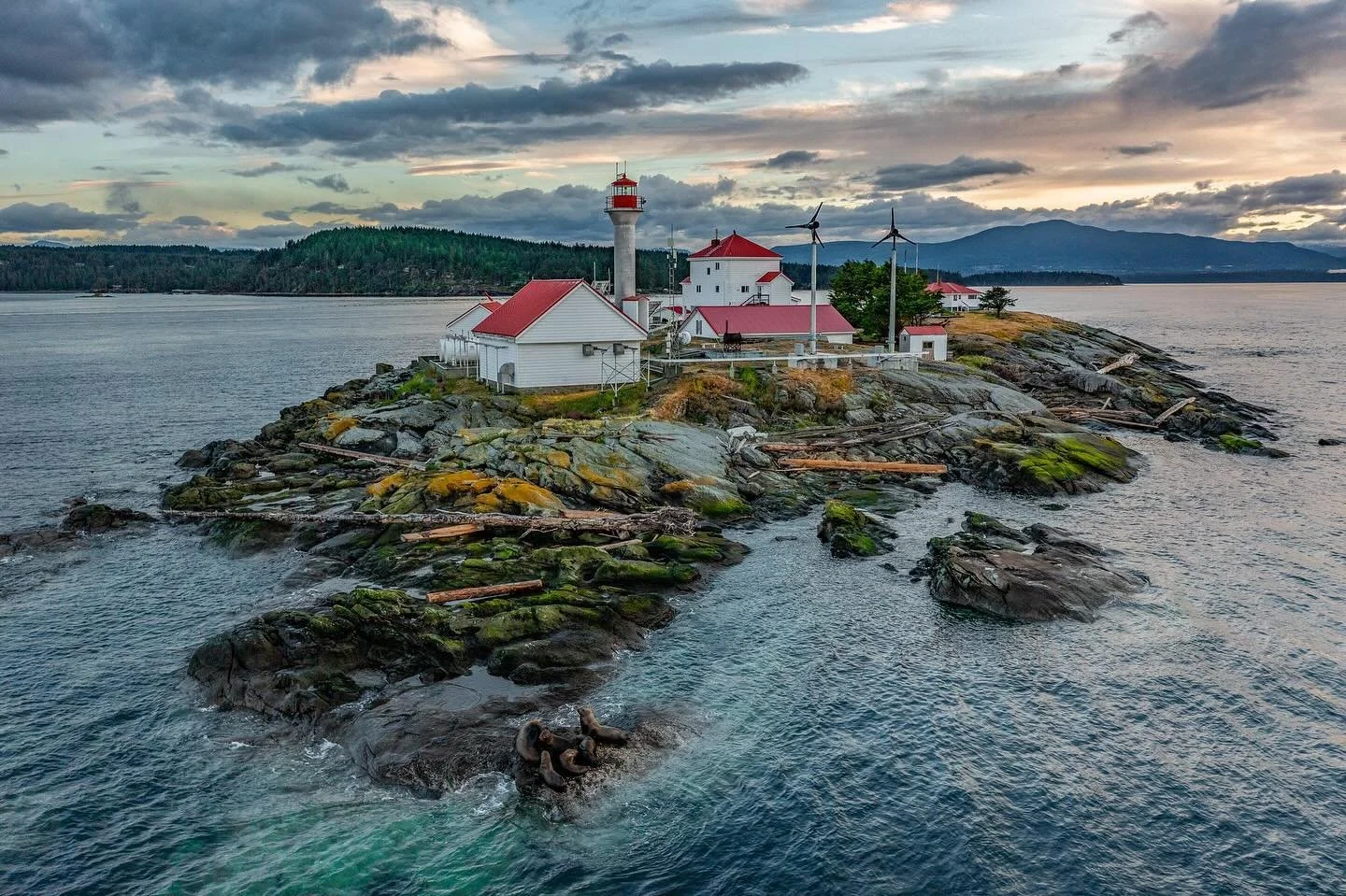 I&rsquo;ve just added my favourite shot of Entrance Island Lighthouse to my updated print shop! Take a look around and find something for your home 🤗
-
-
-
-
-
#EntranceIslandLighthouse #NanaimoPhotographer #VancouverIslandPrints #BCPhotography #Nan
