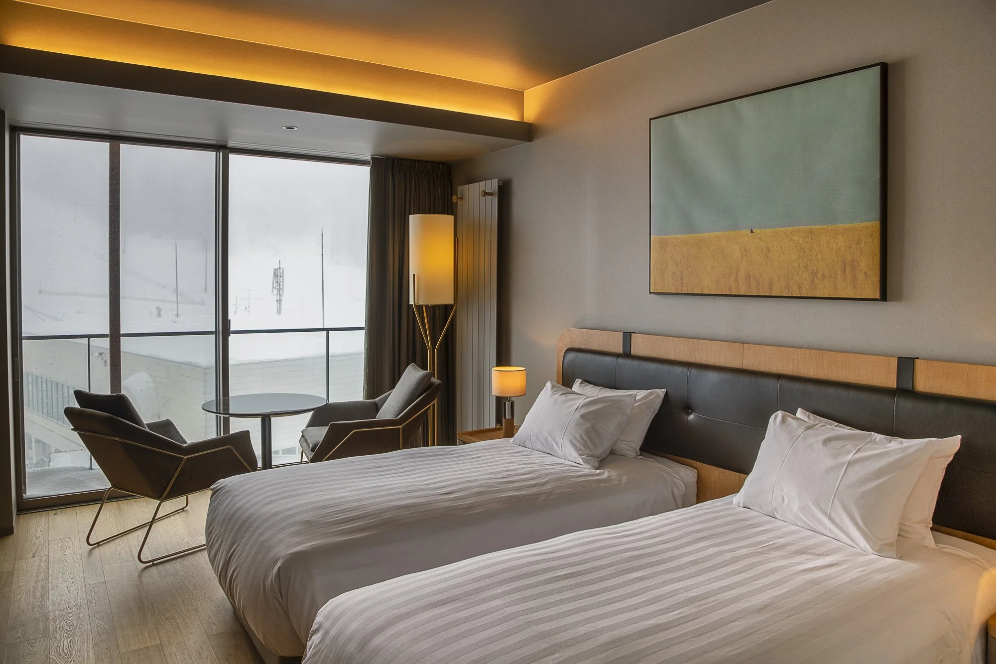 FF_03_Superior Hotel Room.jpg