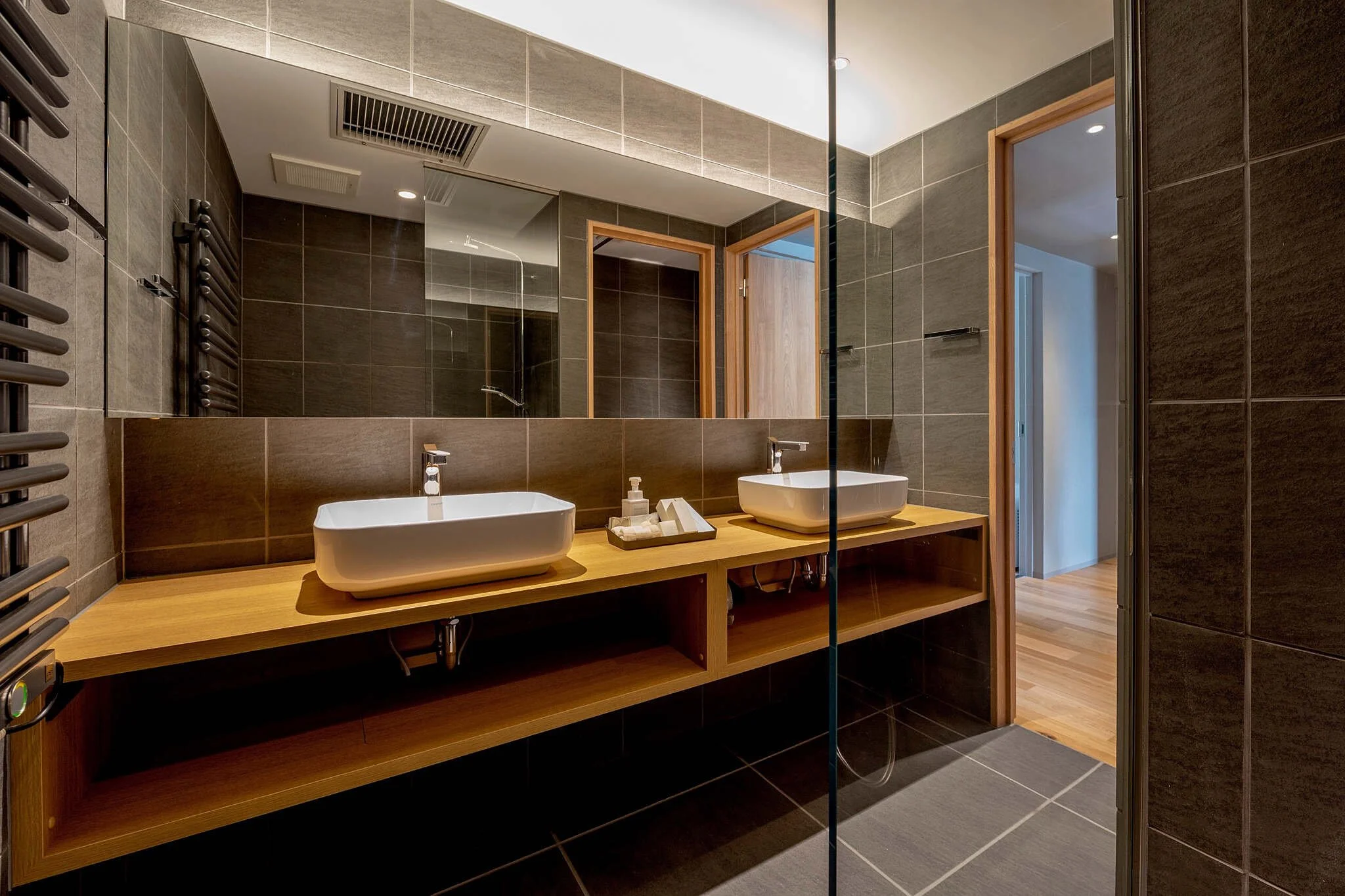 FF-3-BDR-Penthouse-Suite-706-2.jpg