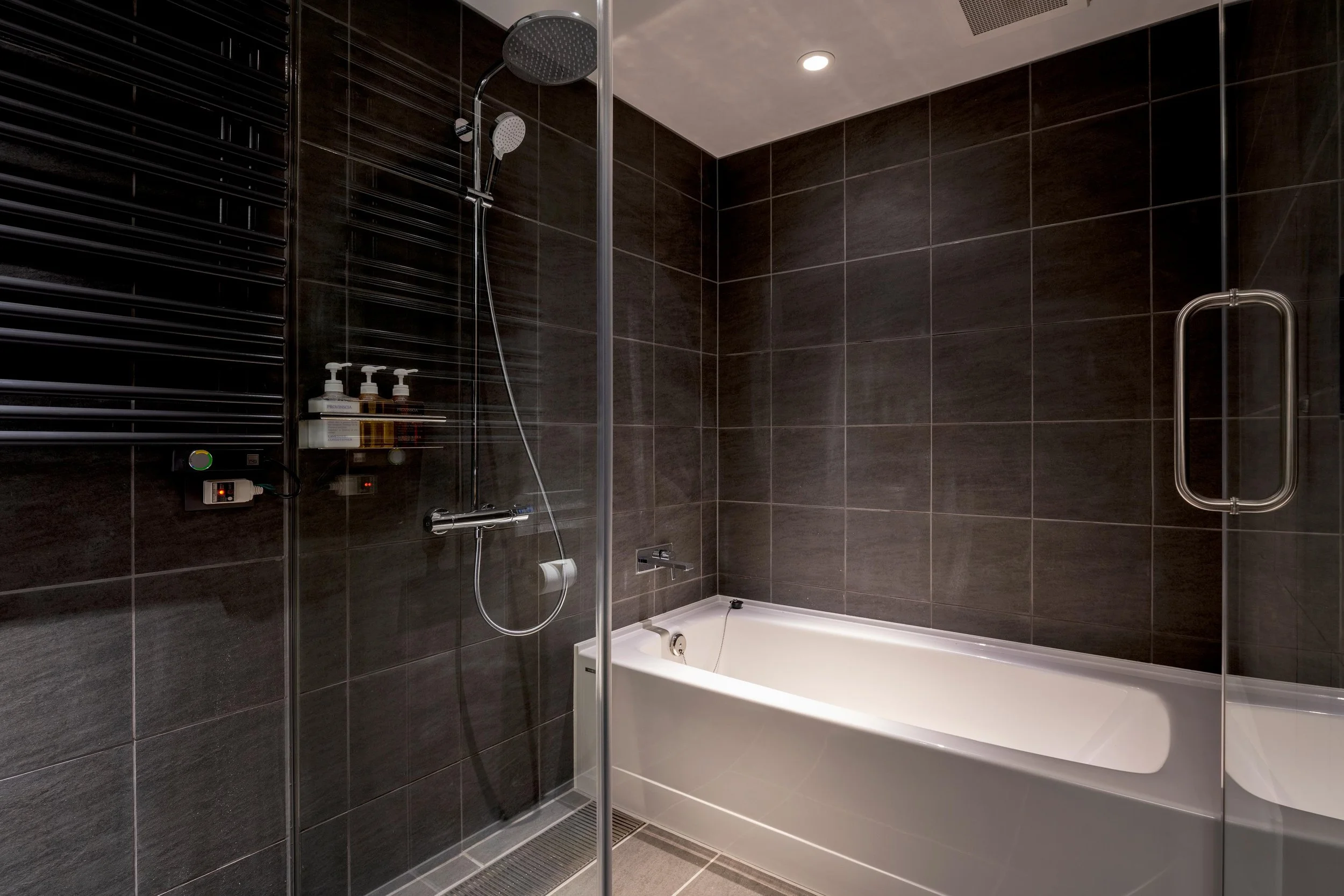 3 Bedroom Penthouse Suite Bathroom - Fenix Furano - Furano