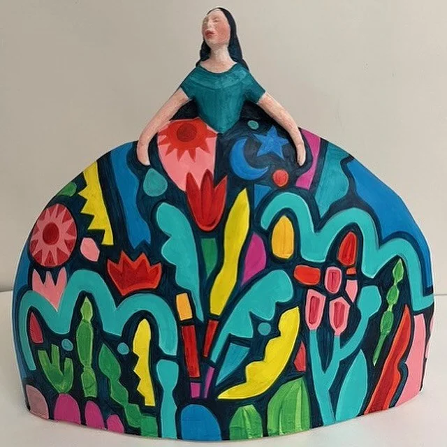 Delighted to be preselected for the Royal Ulster Academy Annual Show 2025.
This was a joint project with sculptor and friend Fran Lambkin. Fran sculpted the figure and I painted the surface. Really enjoyed this project!
“Lady Gaia”
Pai