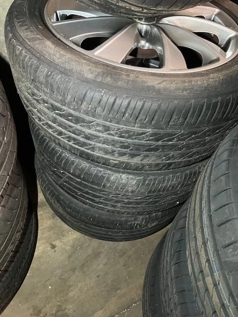 silver & black alloy wheels 2.jpeg