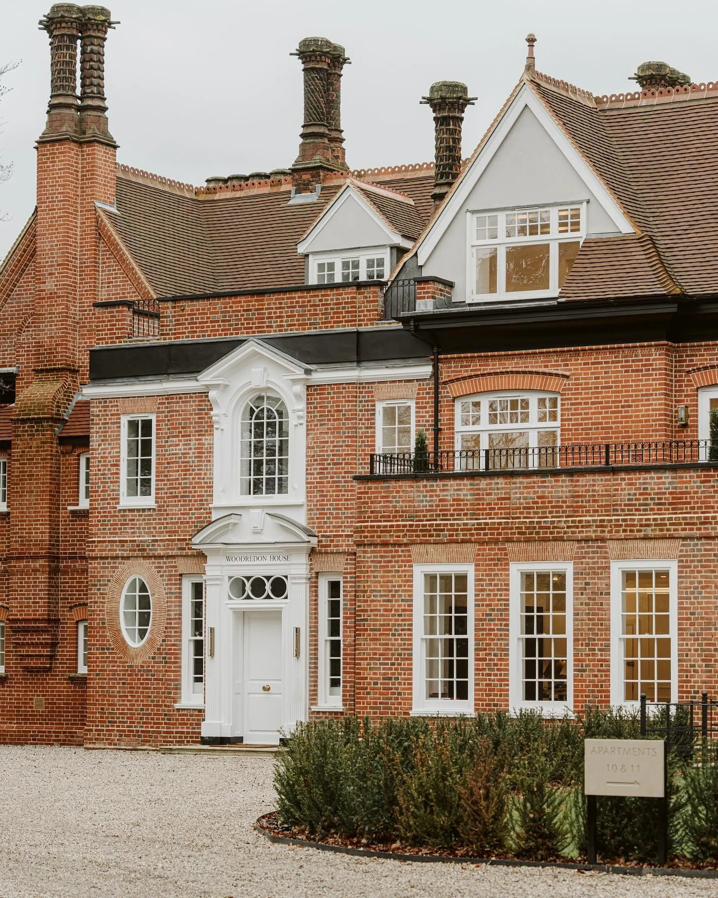 After &amp; Before: Woodredon House&rsquo;s historical charm, meticulously preserved and beautifully enhanced for today 🌿

Swipe to see the transformation >>

Units now available. Find out more at www.woodredonhouse.co.uk

#newhouse #forsale #
