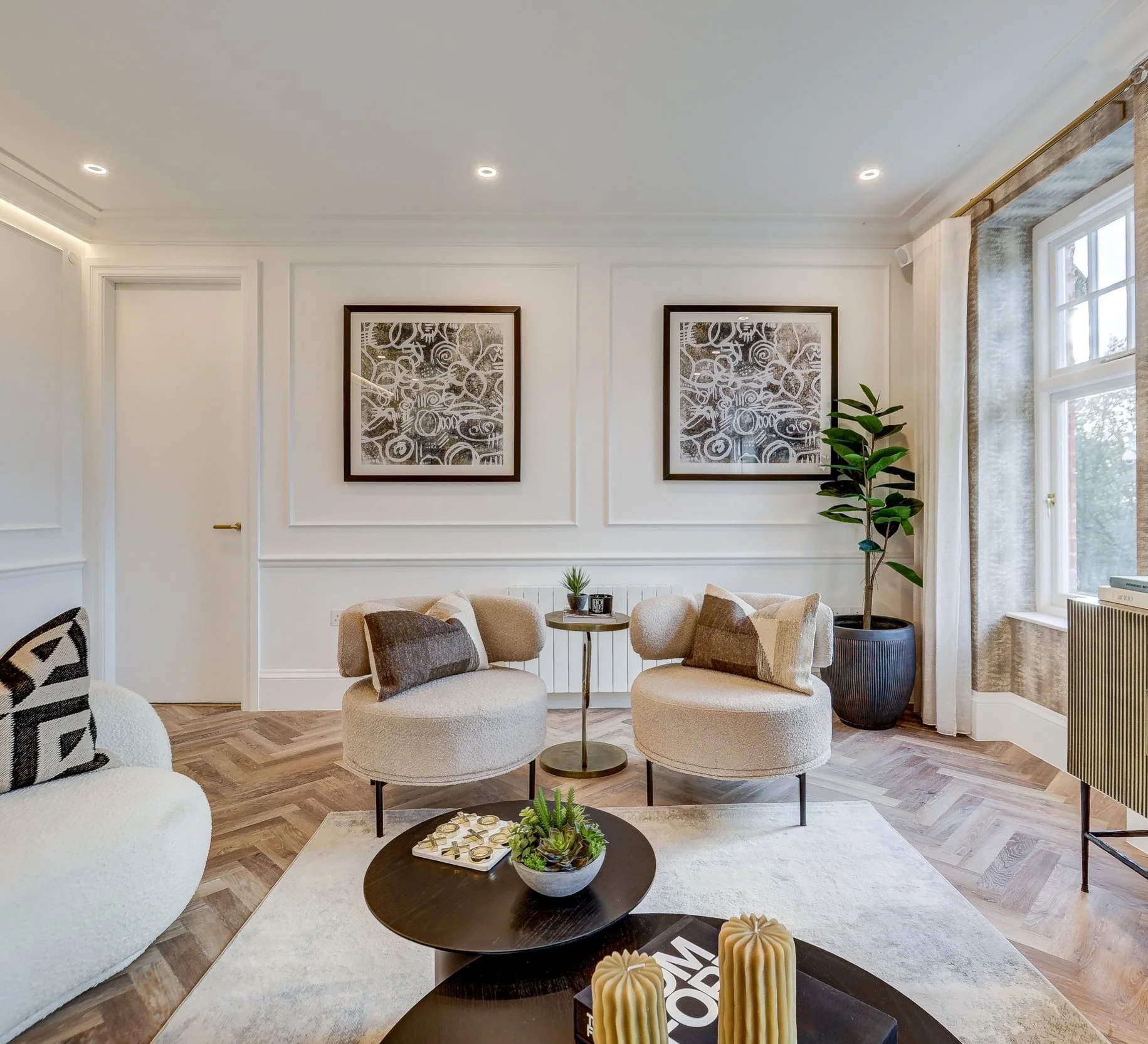 Herringbone floors, panelled walls, and a quieter, contemporary touch. A revisit inside Woodredon House.

#interiordesign #homedesign #newhomes #architecturedetails