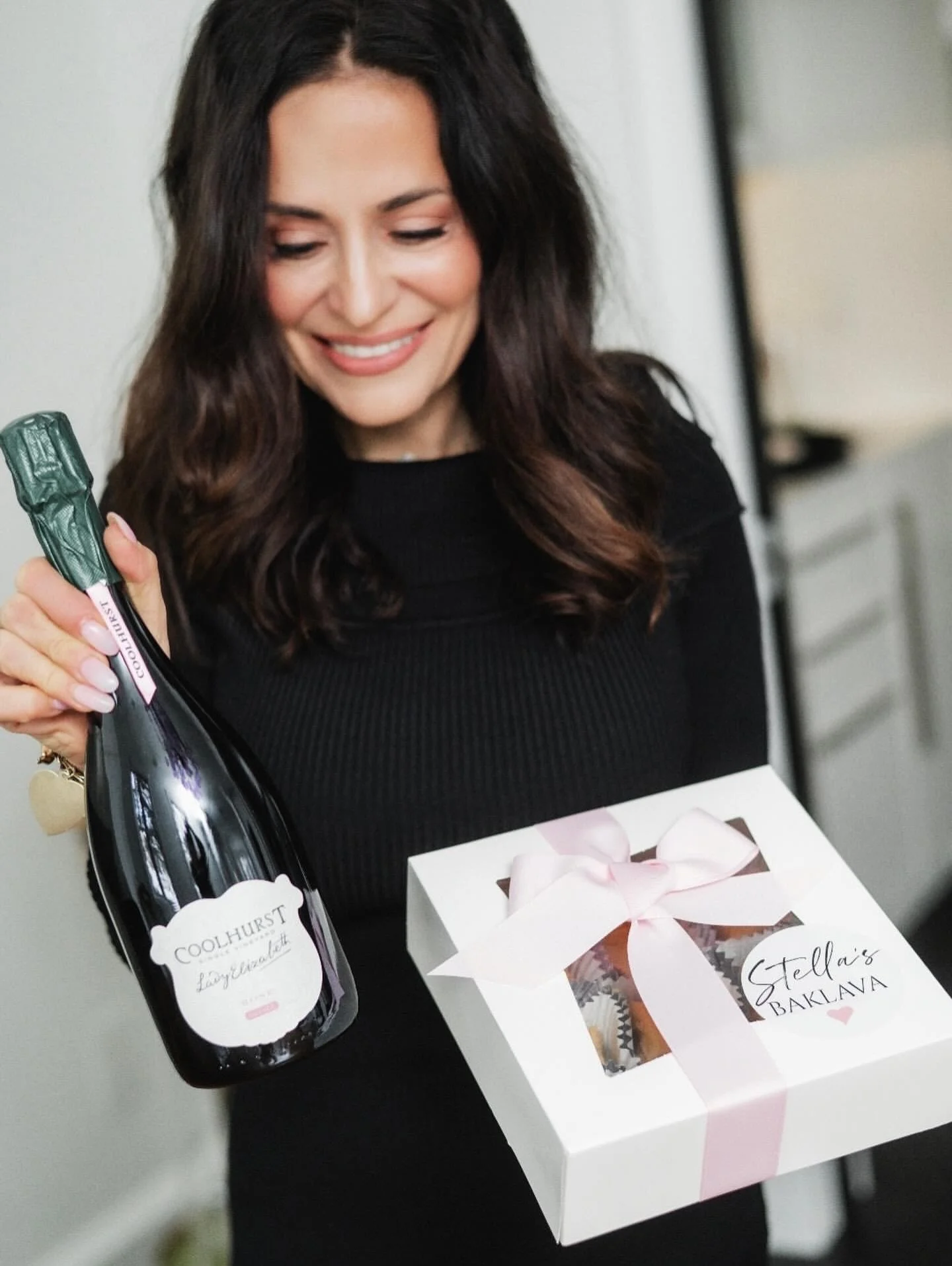 Magnificent to see this! Not only the superb @coolhurstvineyards Lady Elisabeth ros&eacute; and Baklava pairing (100% genius), but also that this is a combo available not in W Sussex, but Canada. ESW - the world is yours! 🥂🇨🇦🔥

&ldquo;Stop by @in