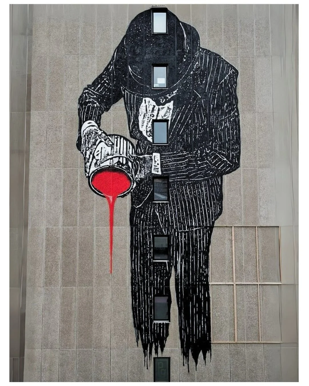 &lsquo;The Spittoon Man&rsquo; - Nelson Street, Bristol 📍🍷 

With #IEWA26 fast approaching, wine comp logistics are firmly on the brain here&hellip; which means this iconic Bristol mural by Nick Walker can only be a man emptying an overflowing spit
