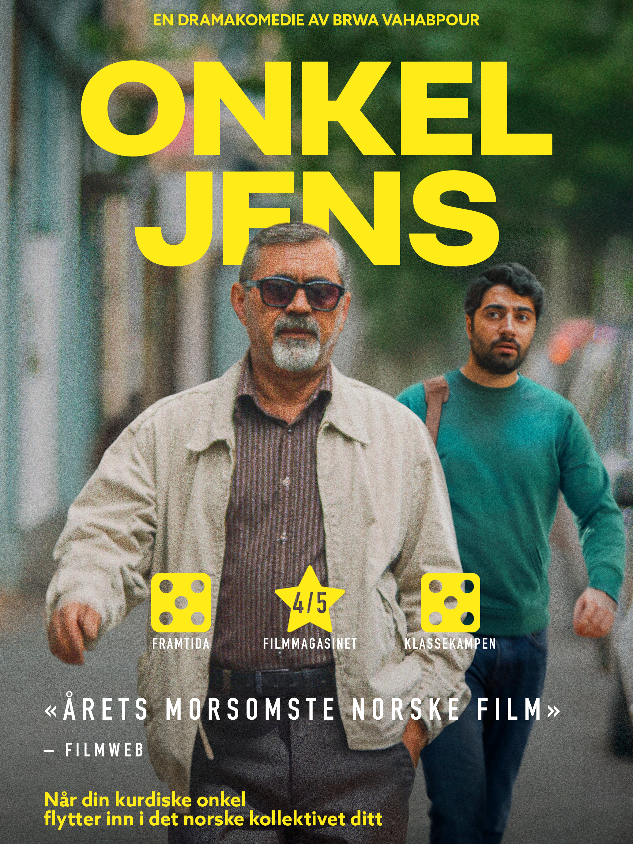 Forside av en filmplakat for filmen "Onkel Jens". Et bilde av to menn, en eldre med solbriller og en yngre, går langs en gate. Titelen er i store gule bokstaver øverst, og det er ulike anmeldelser og stjernemerkinger. Tekst nederst nevner morsomt nor