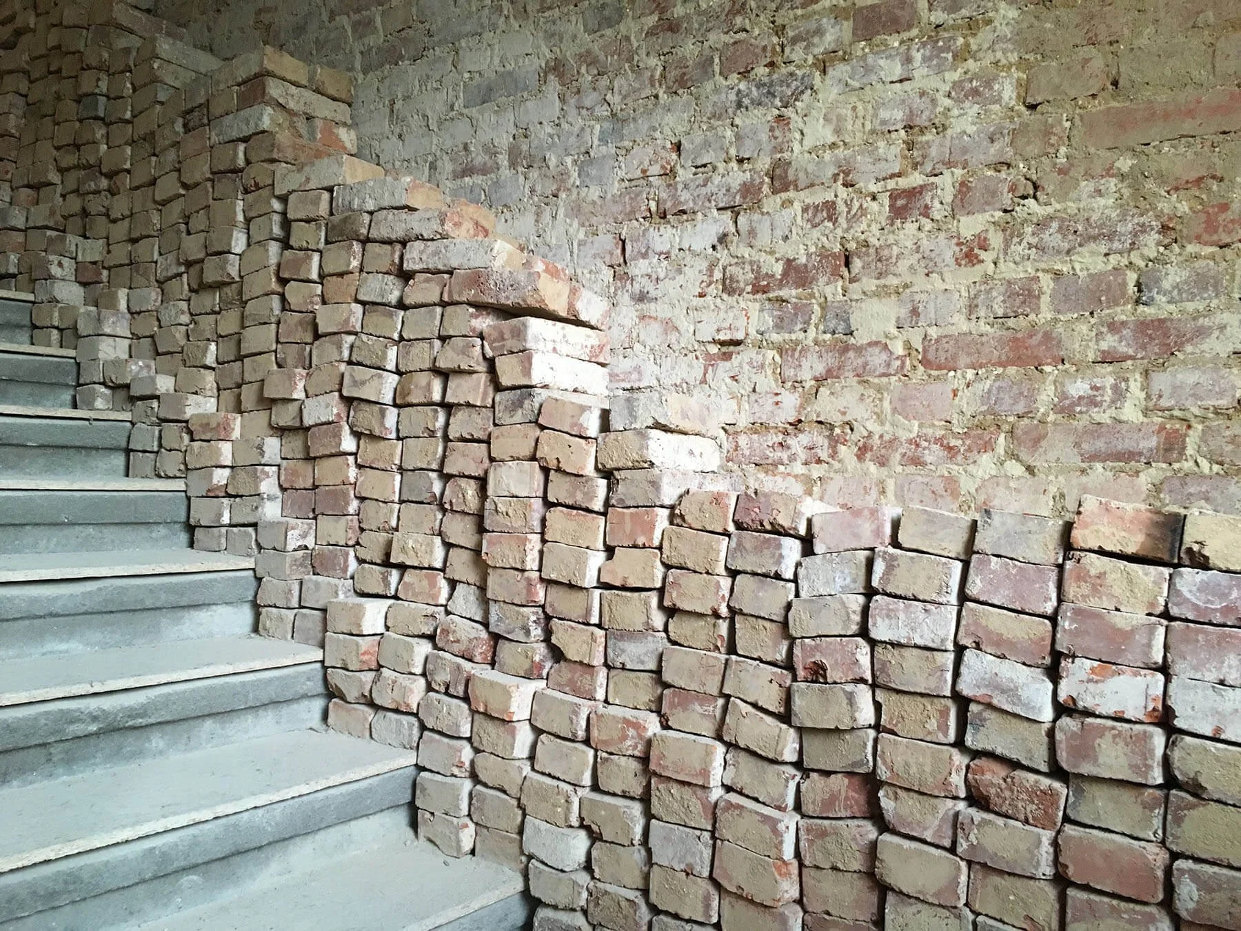 32 re-use of bricks╕bodensteiner fest.JPG