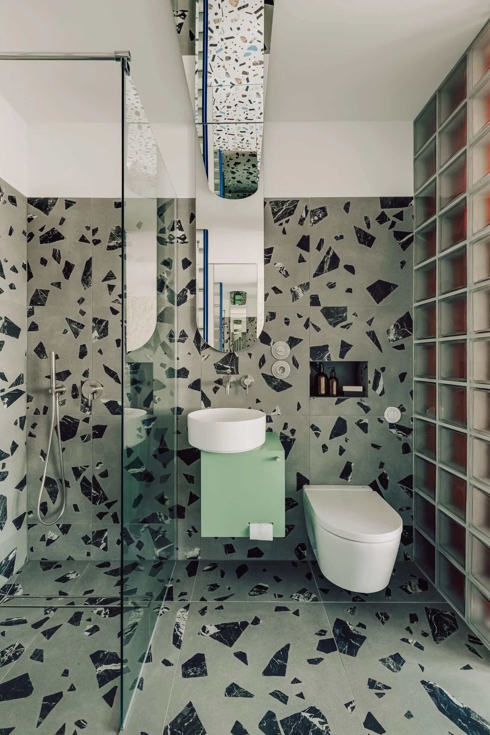 Mistovia-Studio-Katowice-Apartment-Compact-Photo-ONI-Studio-Living-Yellowtrace-17.jpg