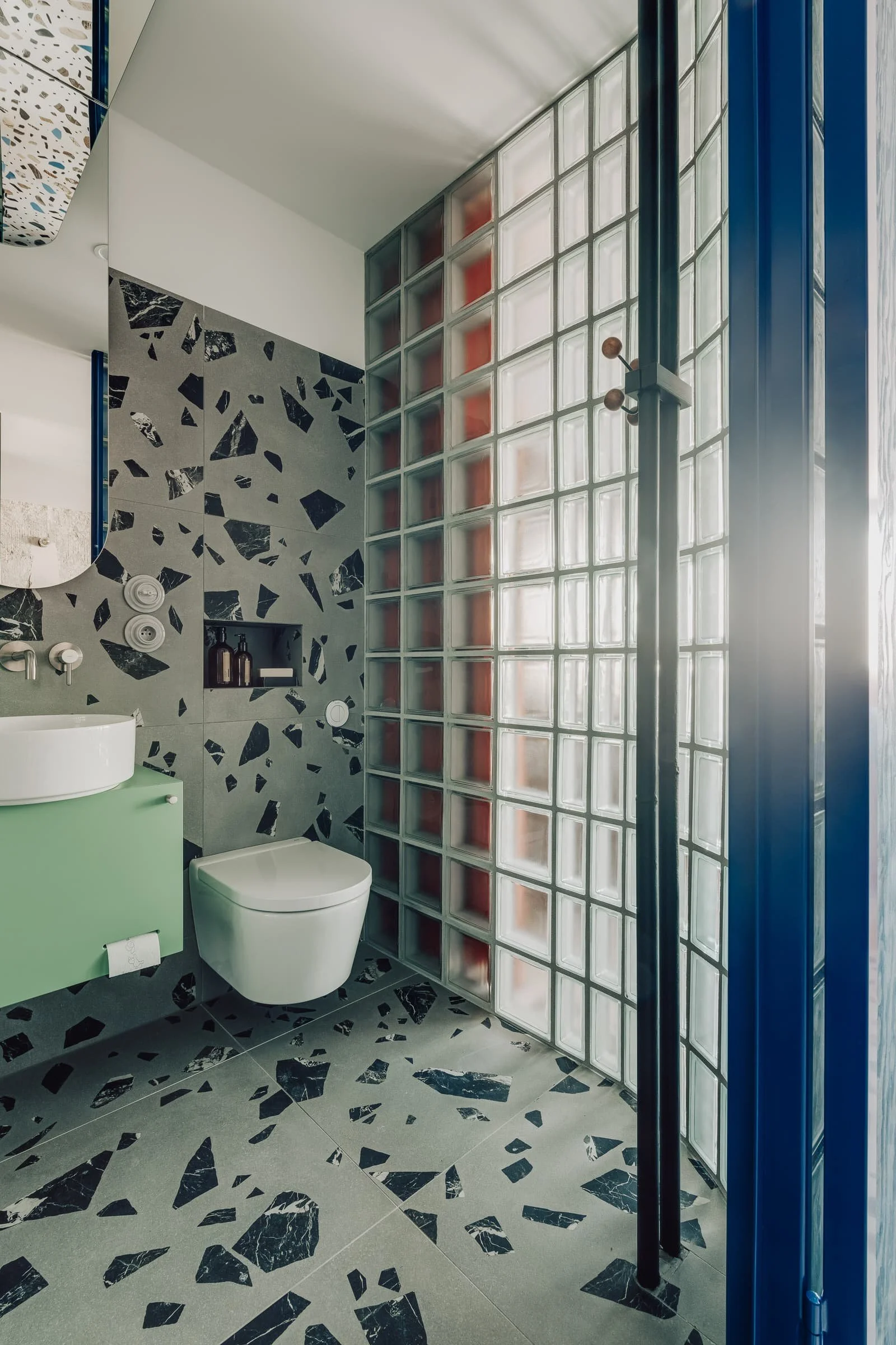 Mistovia-Studio-Katowice-Apartment-Compact-Photo-ONI-Studio-Living-Yellowtrace-18.jpg