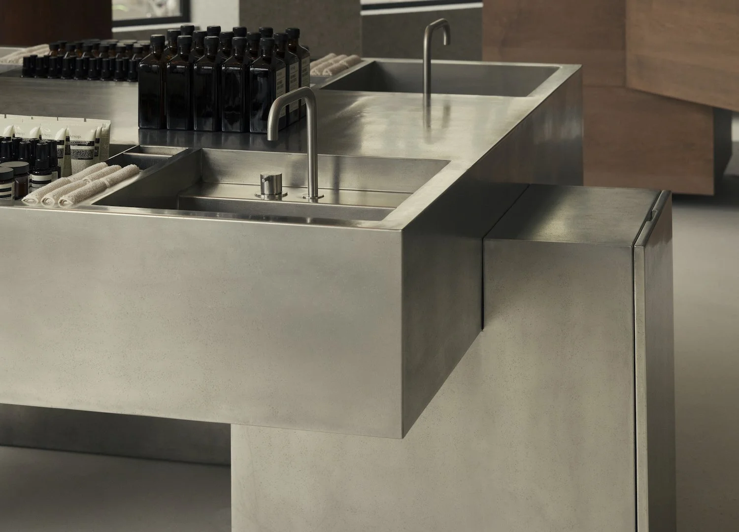 est-living-aesop-lyon-nicolas-schuybroek-architects-11.jpg