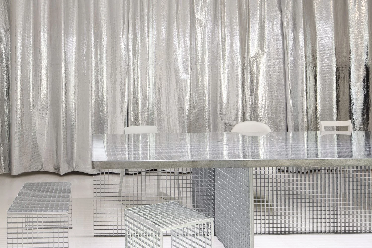 office-with-silvercurtain-buero-wagner_6.jpg