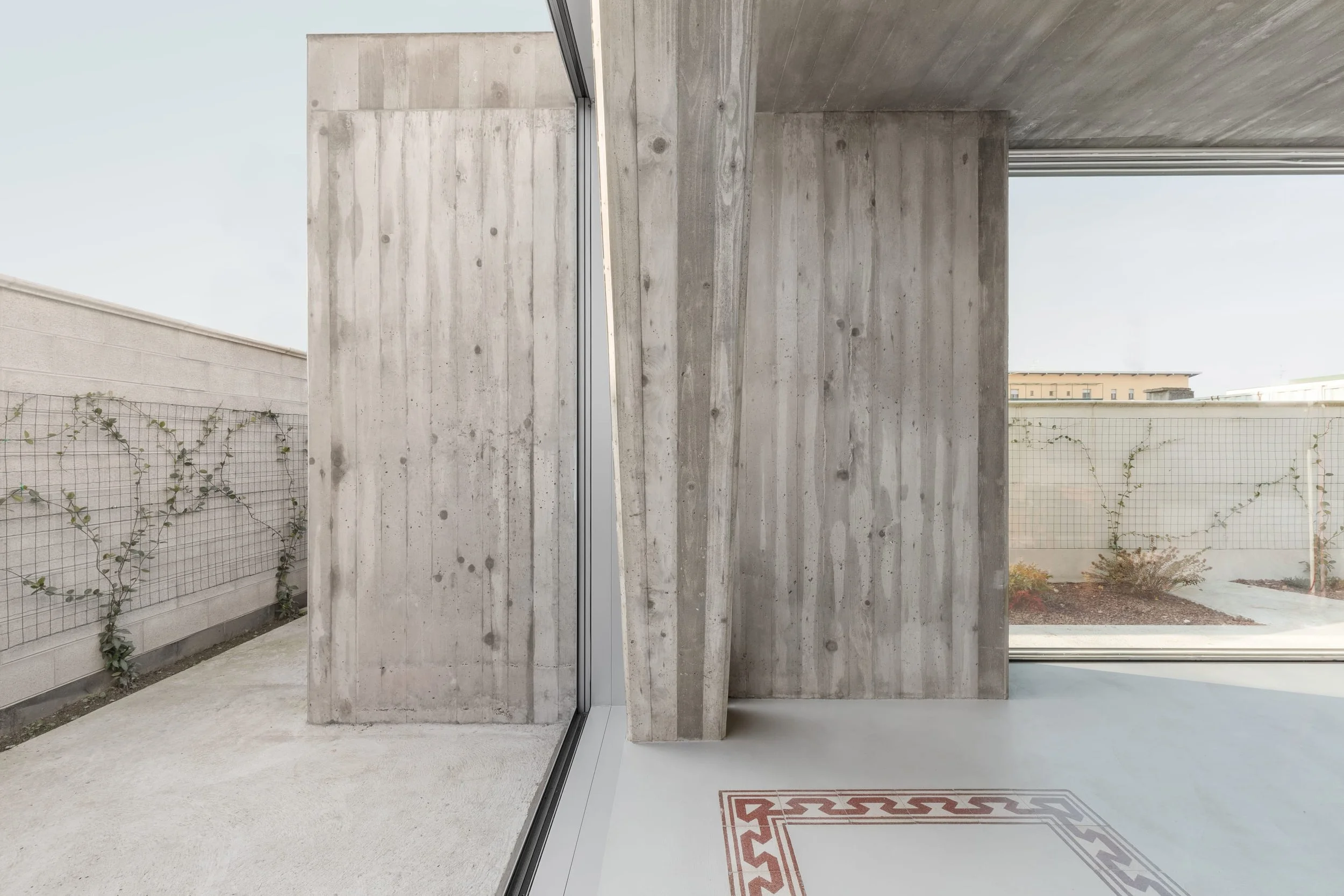 grillovasiu-marco-cappelletti-refurbishment-and-extension-of-a-villa (2).jpg