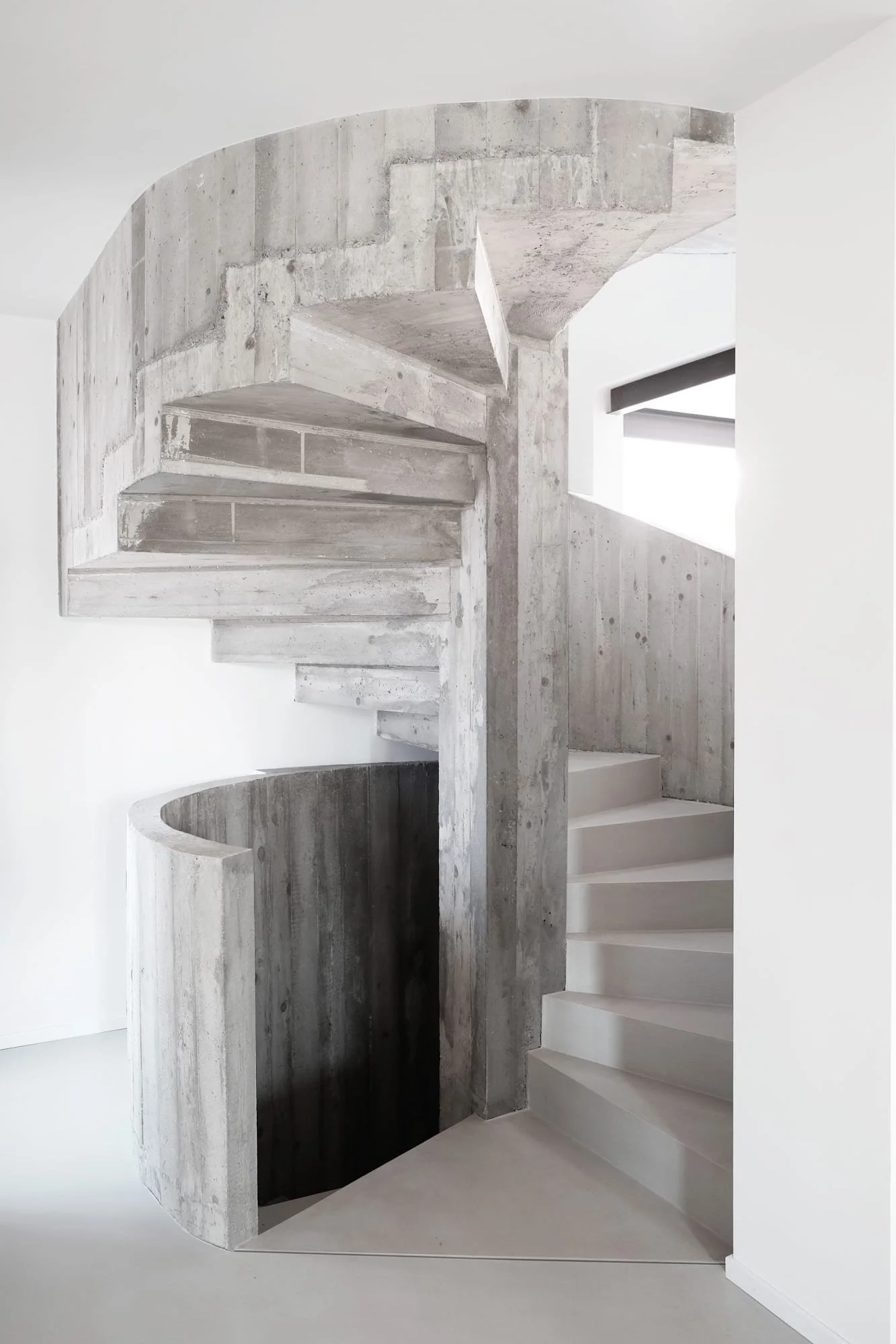 grillovasiu-marco-cappelletti-refurbishment-and-extension-of-a-villa (5).jpg