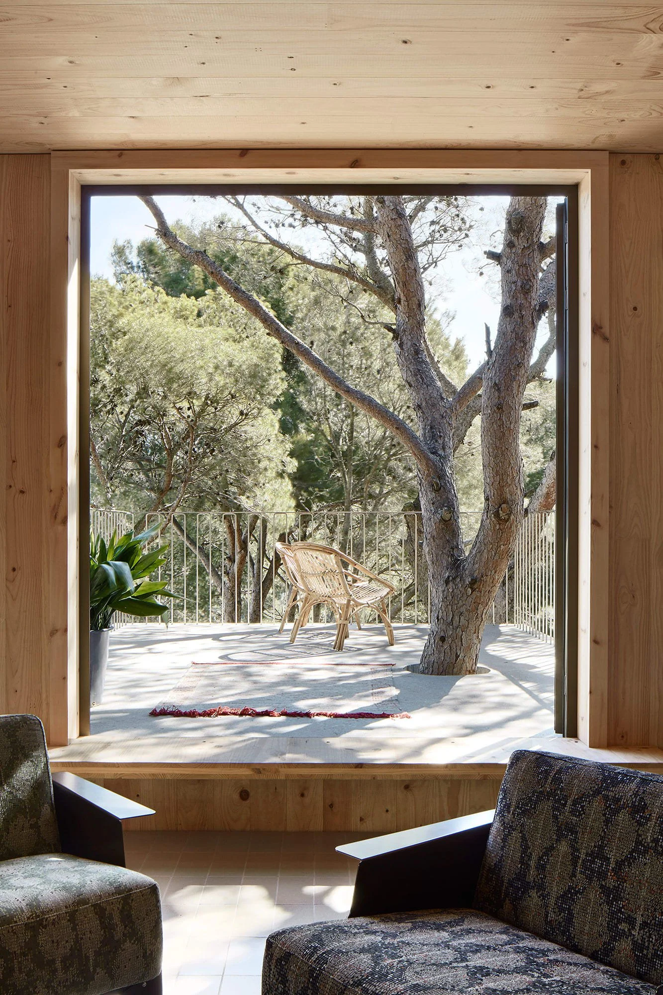 emiliano-lopez-monica-rivera-arquitectos-jose-hevia-two-cork-houses (8).jpg