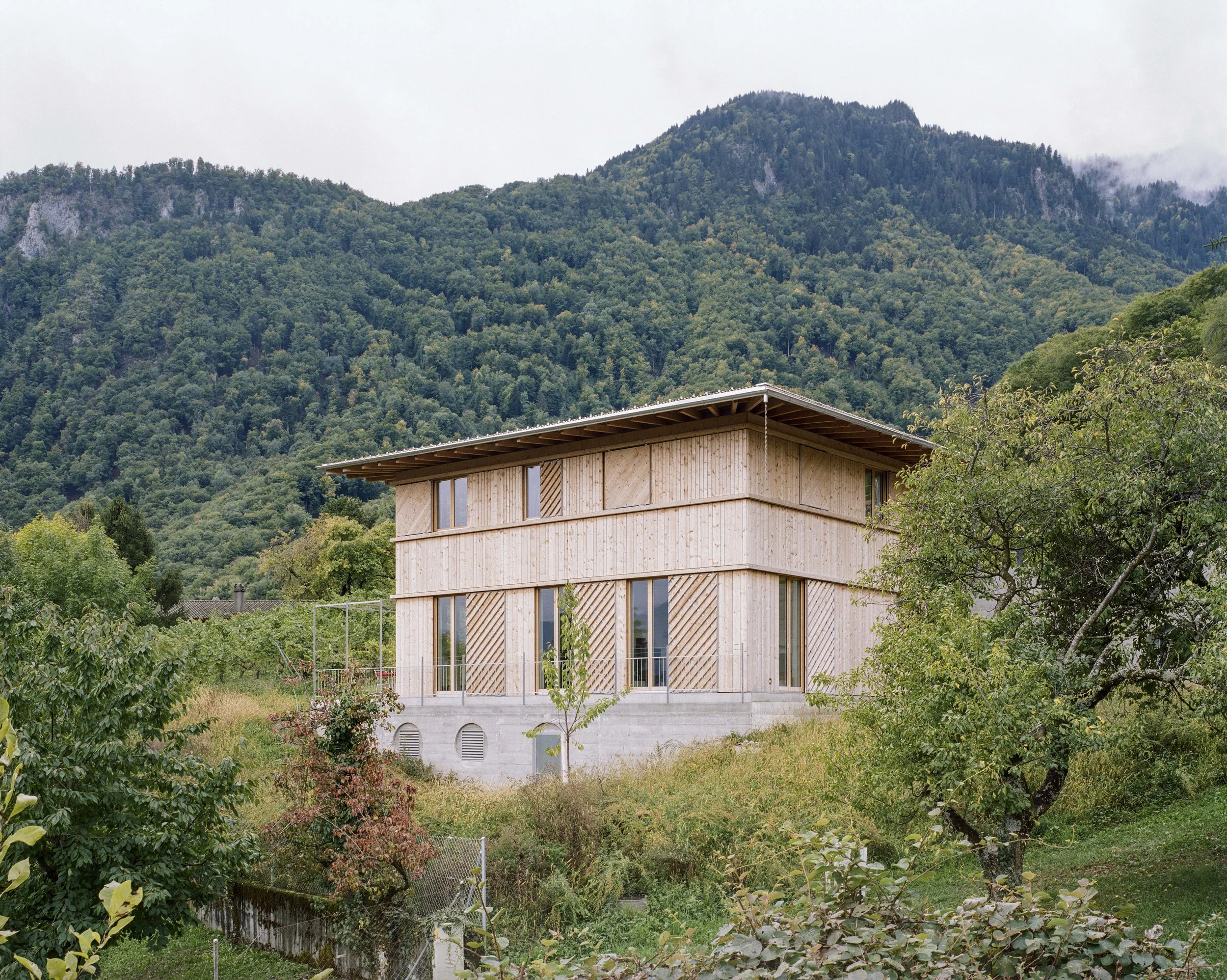 2022_Madeleine_Vouvry_03LT-min.jpg