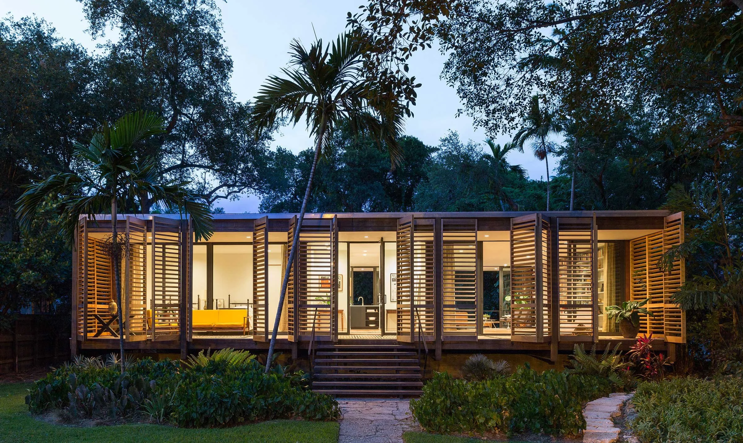 1_exterior-dusk_Claudia-Uribe.jpg