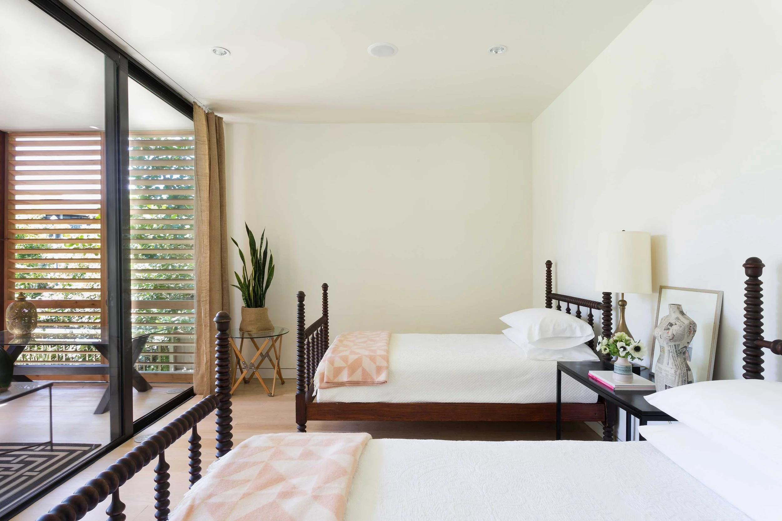 1_Bedroom-1_Credit-Claudia-Uribe.jpg