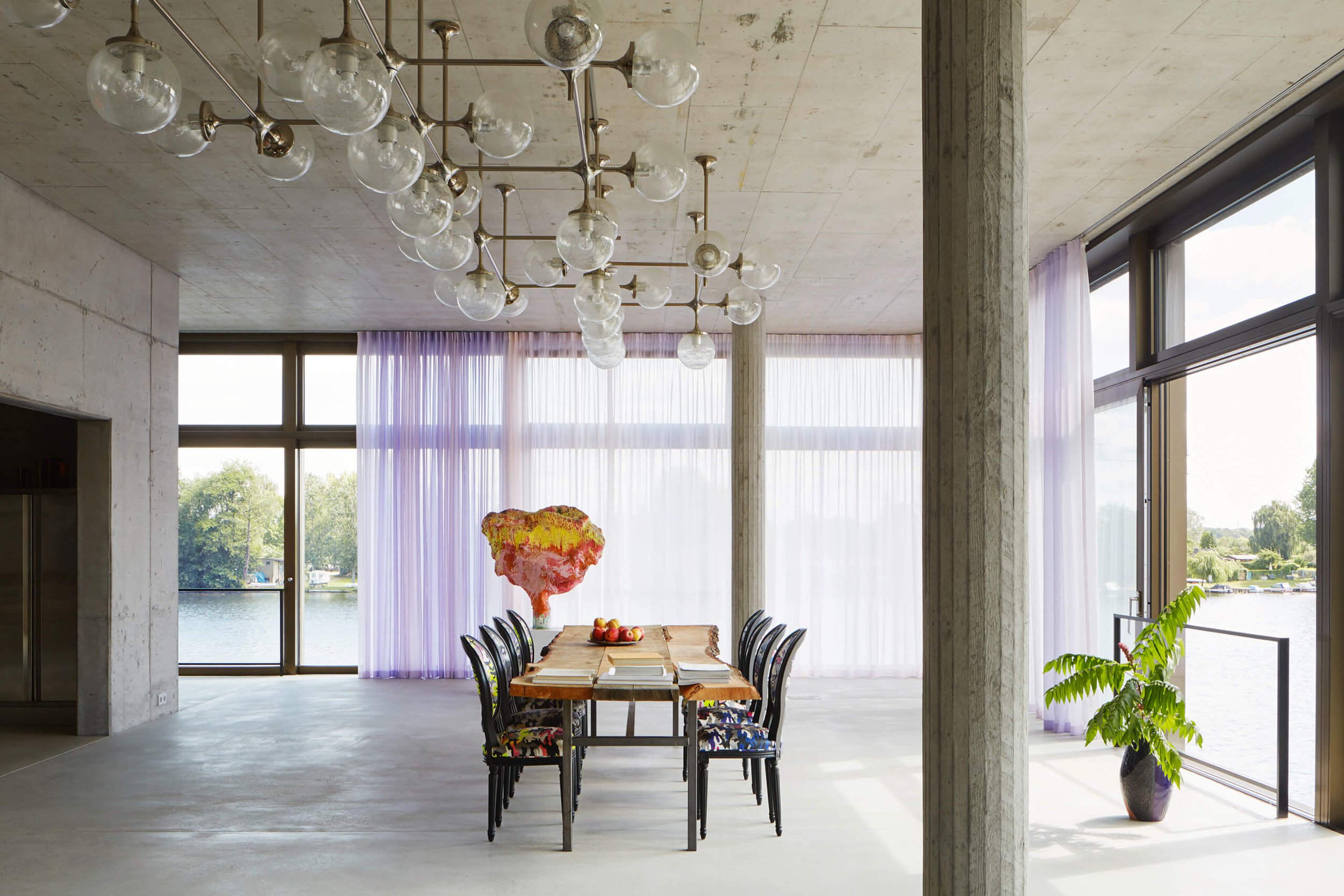 house-on-the-spree-water-side.jpg