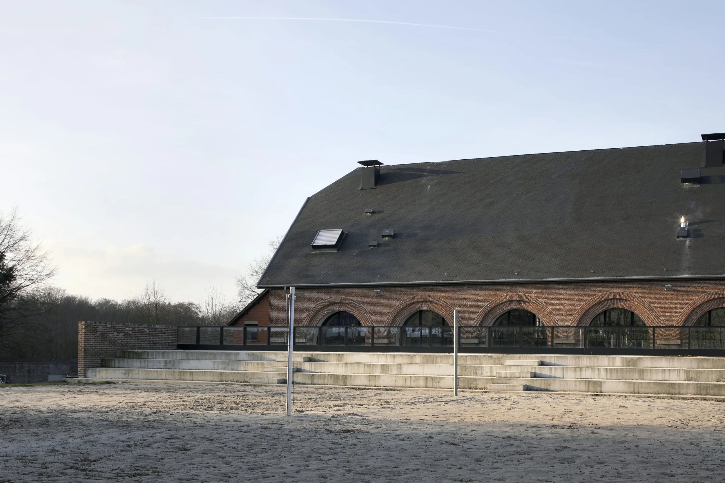 label-architecture-maxime-delvaux-transformation-of-la-ferme-du-chateau (2).jpg