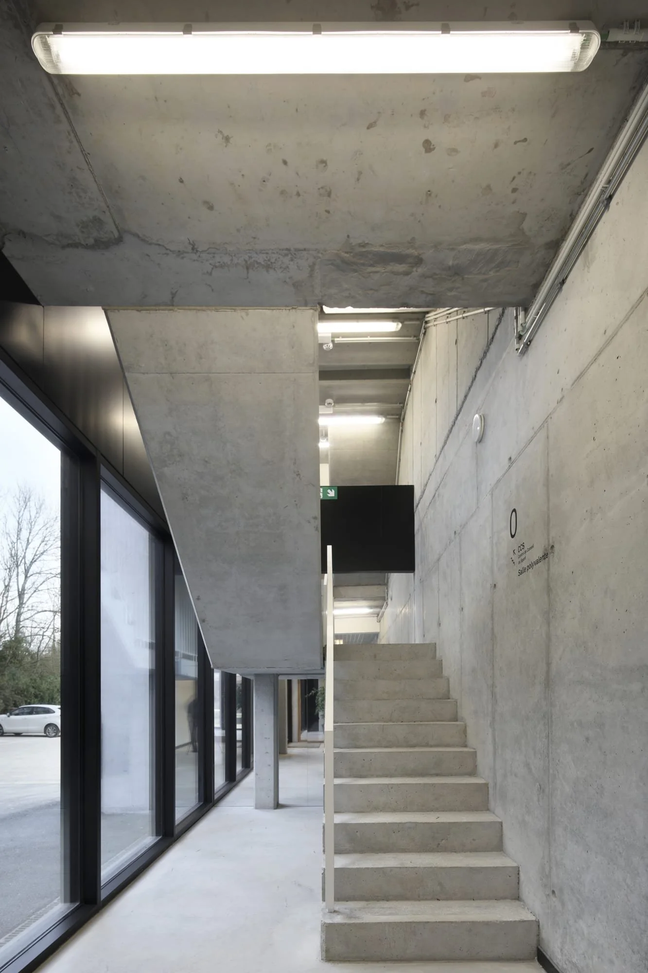 label-architecture-maxime-delvaux-transformation-of-la-ferme-du-chateau (12).jpg