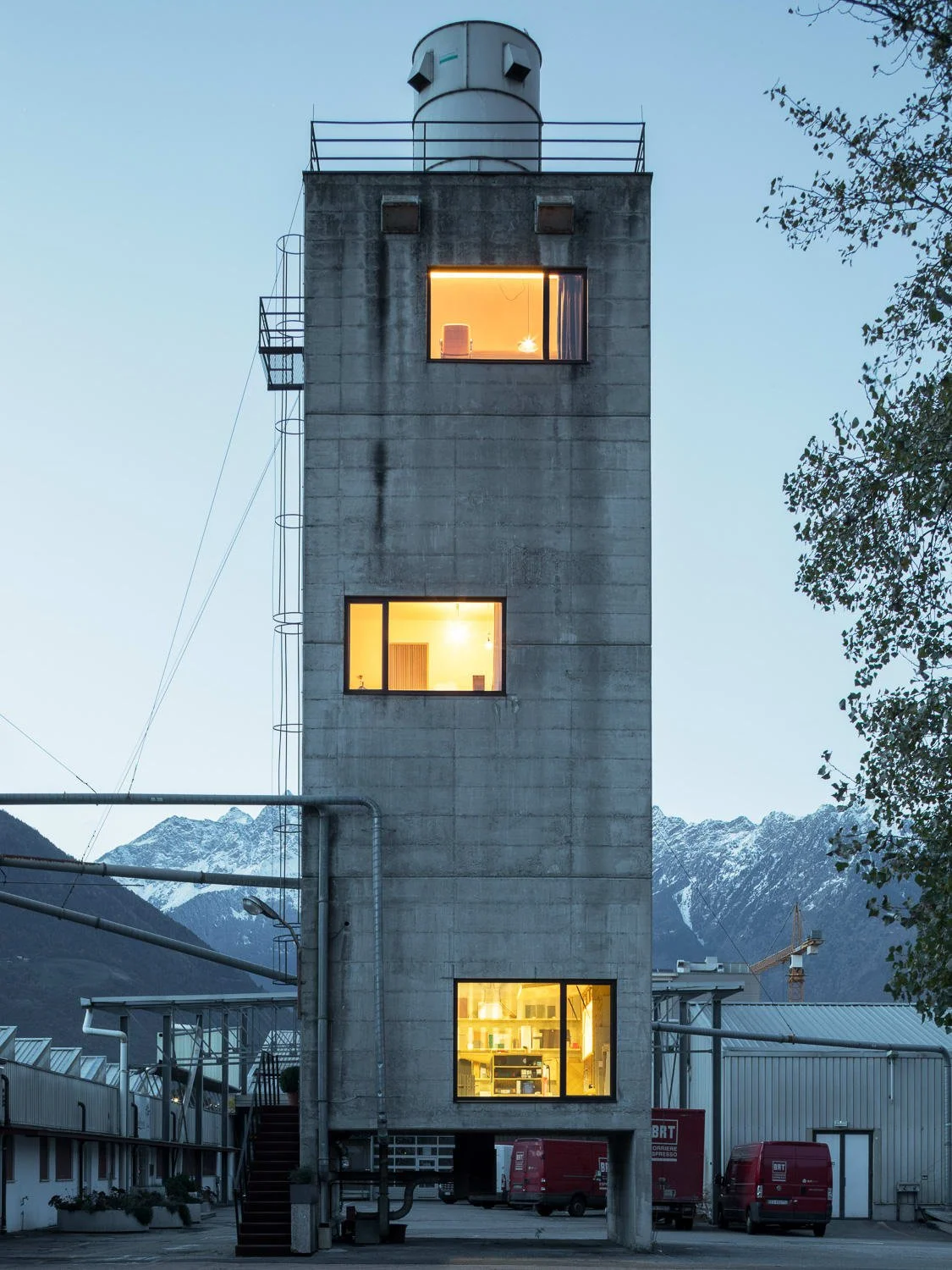 harry-thaler-studio-davide-perbellini-silo-tower (1).jpg