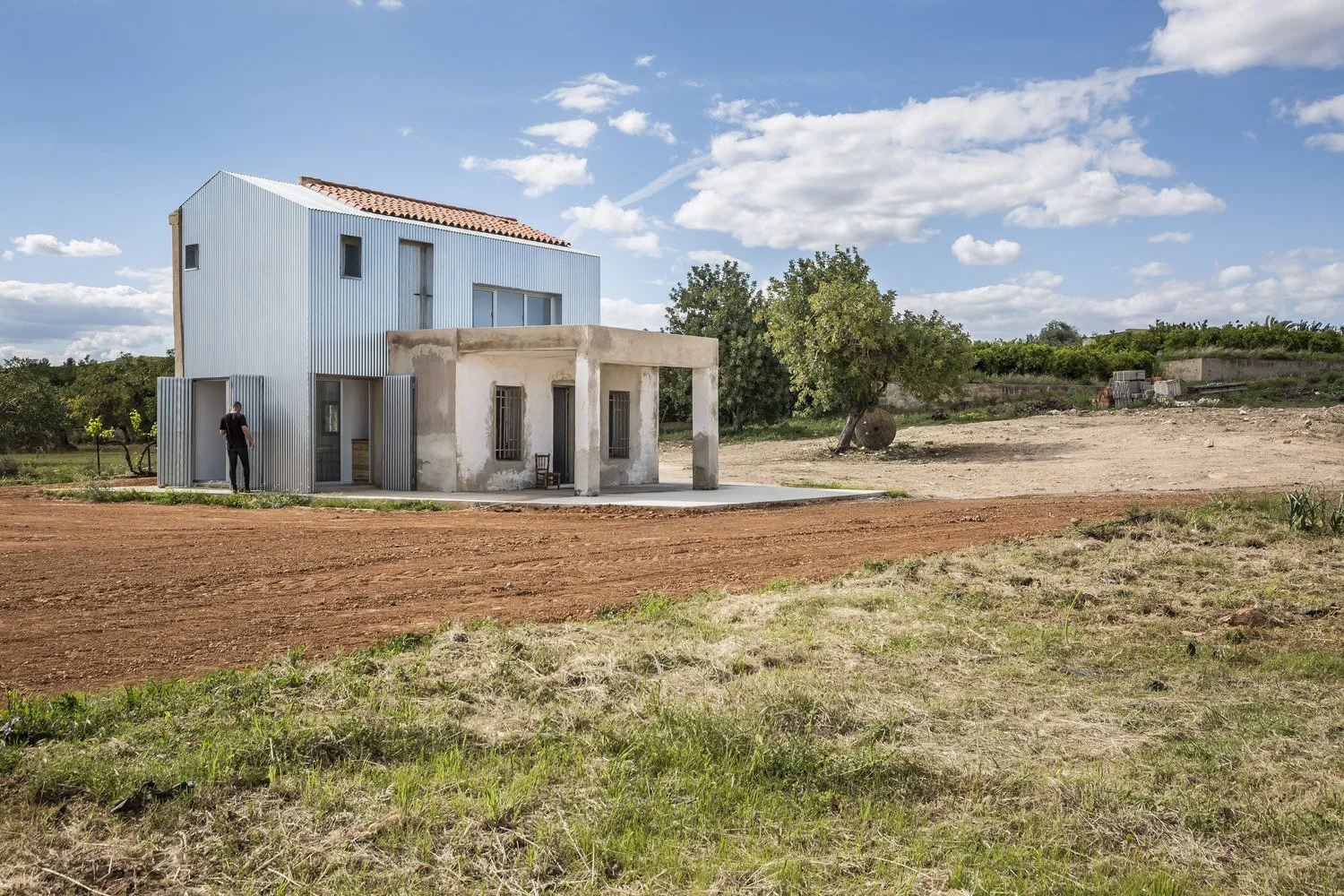 00_la_caseta_exterior_-_Pic_by_German_Cabo.jpg