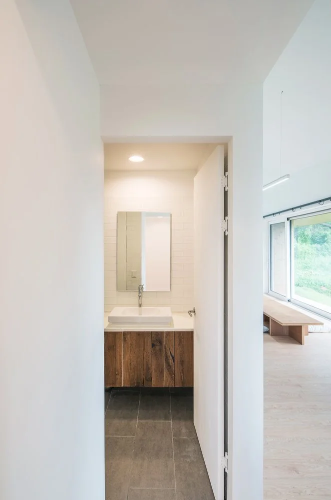 11_Shear_House_Bath_Room_Song_Yousub.jpg