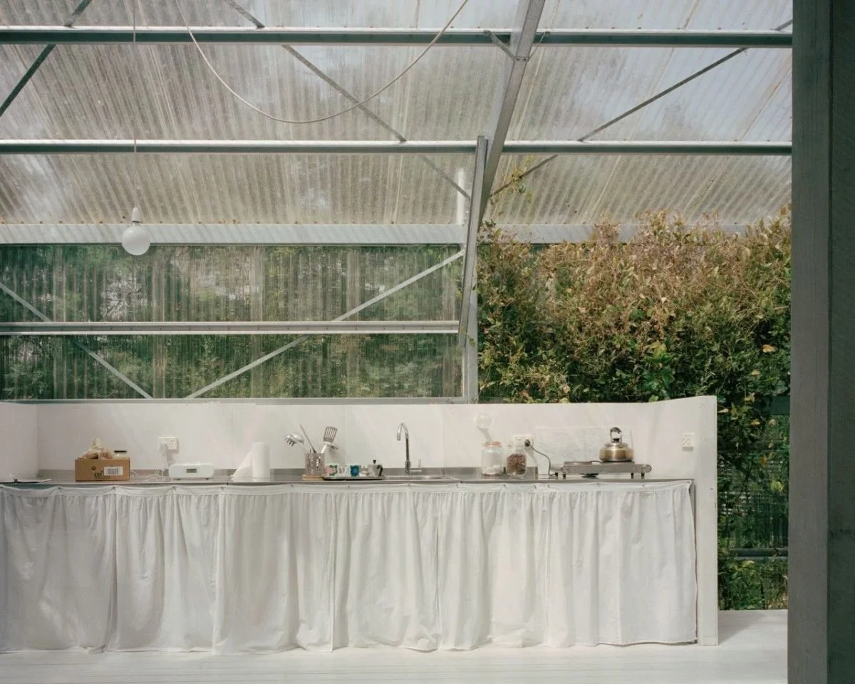606dc2514ac56075d73f1ab2_thisispaper-australia-holiday-garden-house-baracco-wright-10.jpg