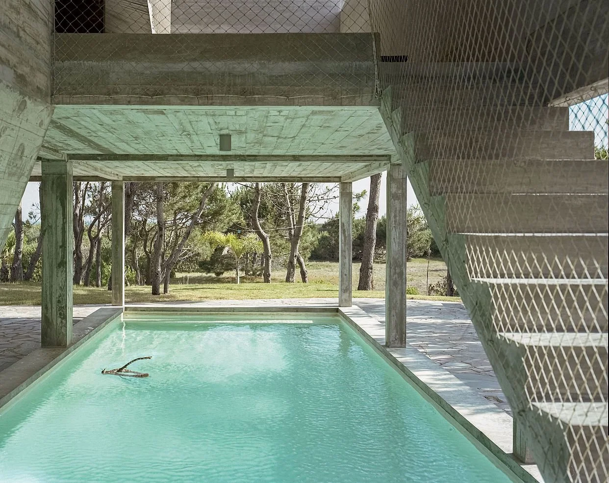 0135_1511_rocha_ext_front_pool_09_mc.jpg