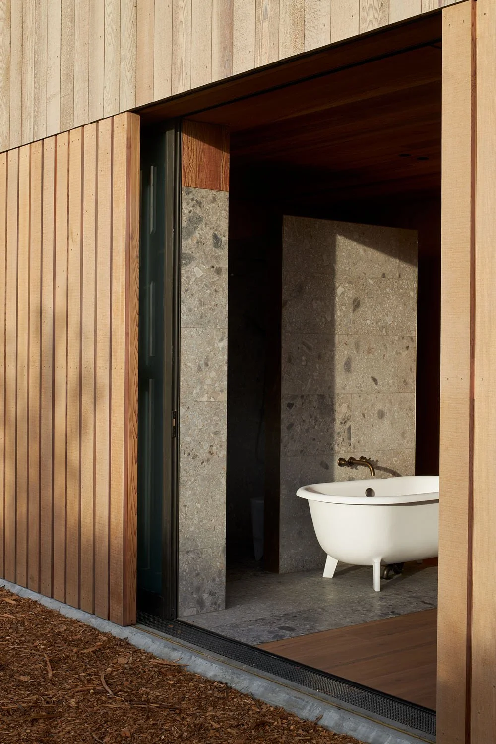 5ffd9e03f1e5fe1c77706118_thisispaper-off-grid-weekend-te-arai-beach-house-fearon-hay-architects-12.jpg