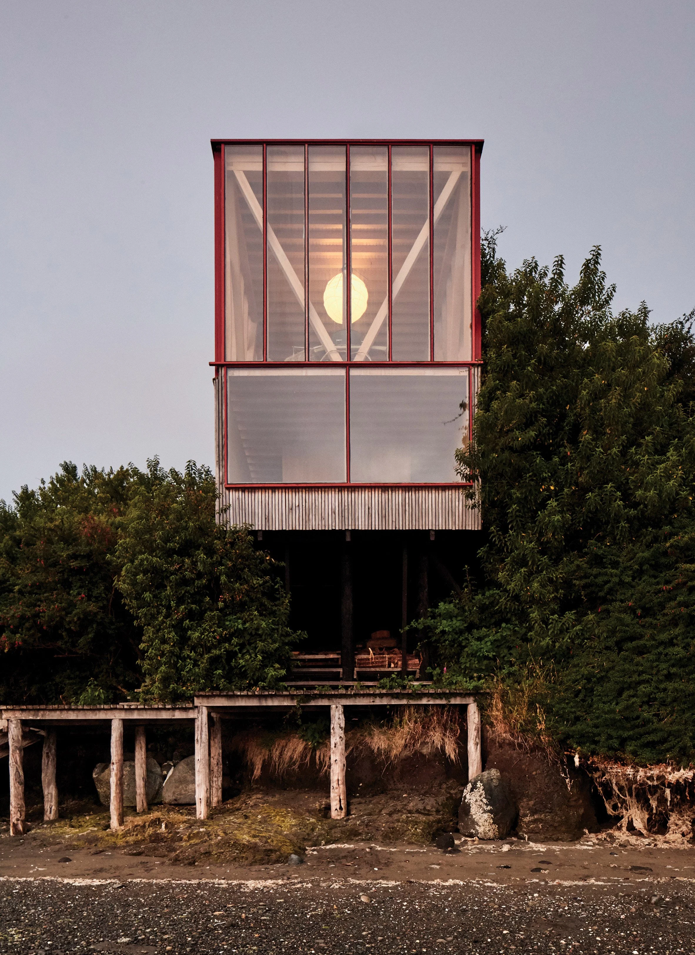 isla-lebe-guillermo-acuna-chile-retreat-cristobal-palma_dezeen_2364_col_2.jpg