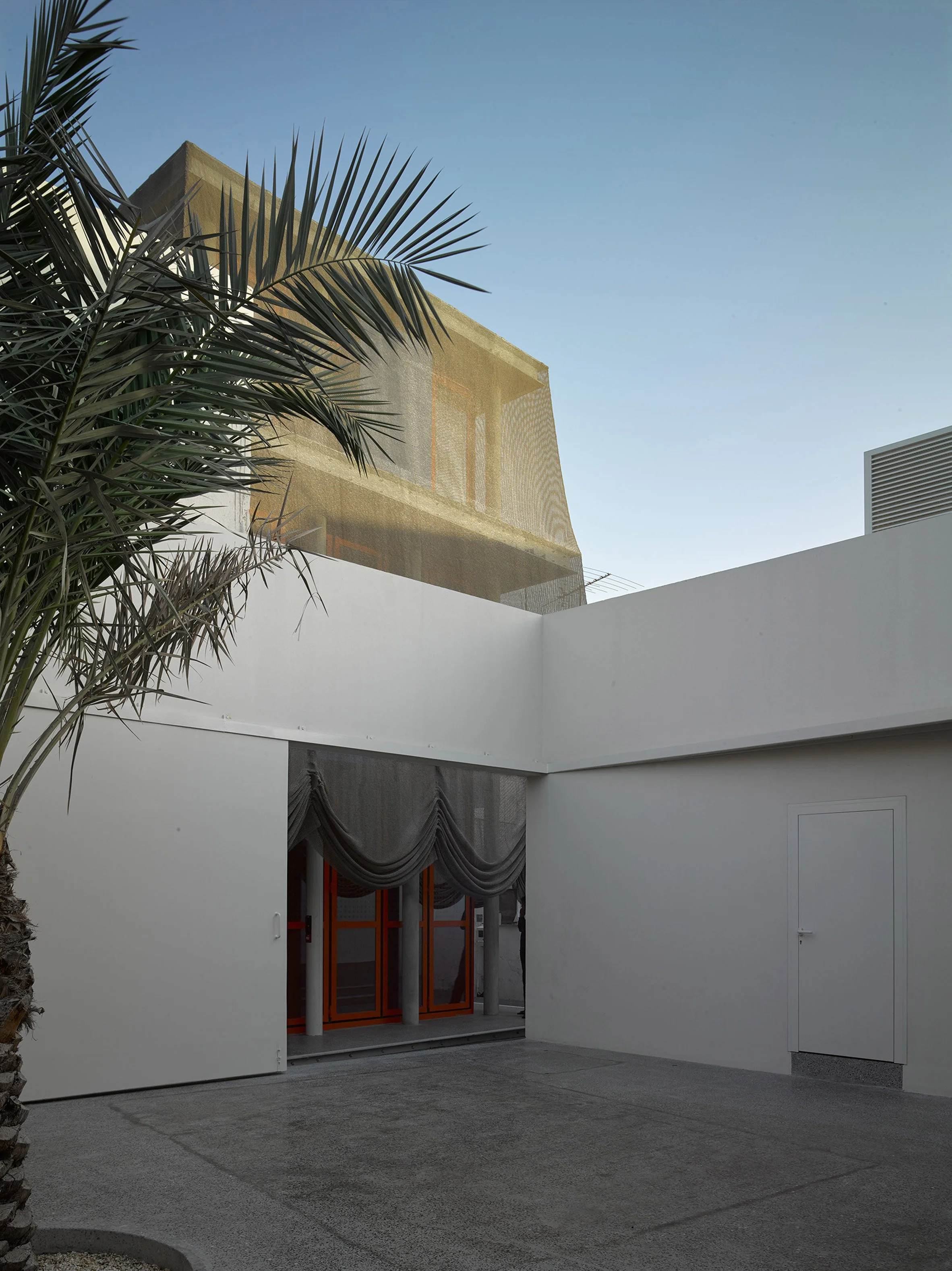 dar-al-muharraq-cultural-center-office-kersten-geers-david-van-severen-architecture_dezeen_2364_col_1.jpg