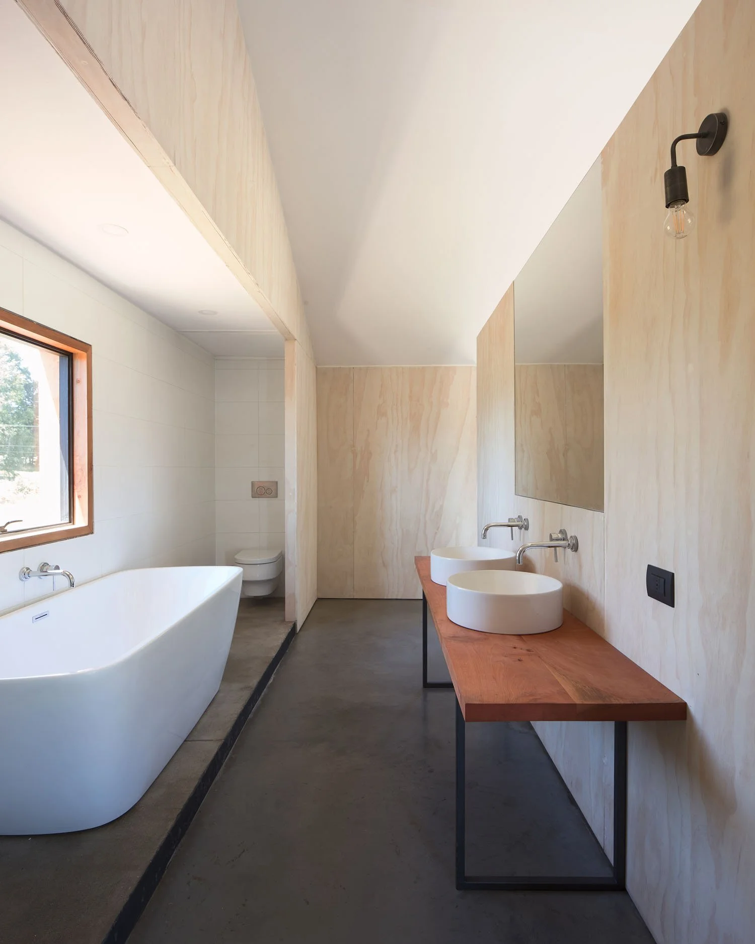 5f997e7310e4a36bdb4ee5ed_thisispaper-weekend-retreat-Hualle-House-Ampuero-Yutronic-12.jpg