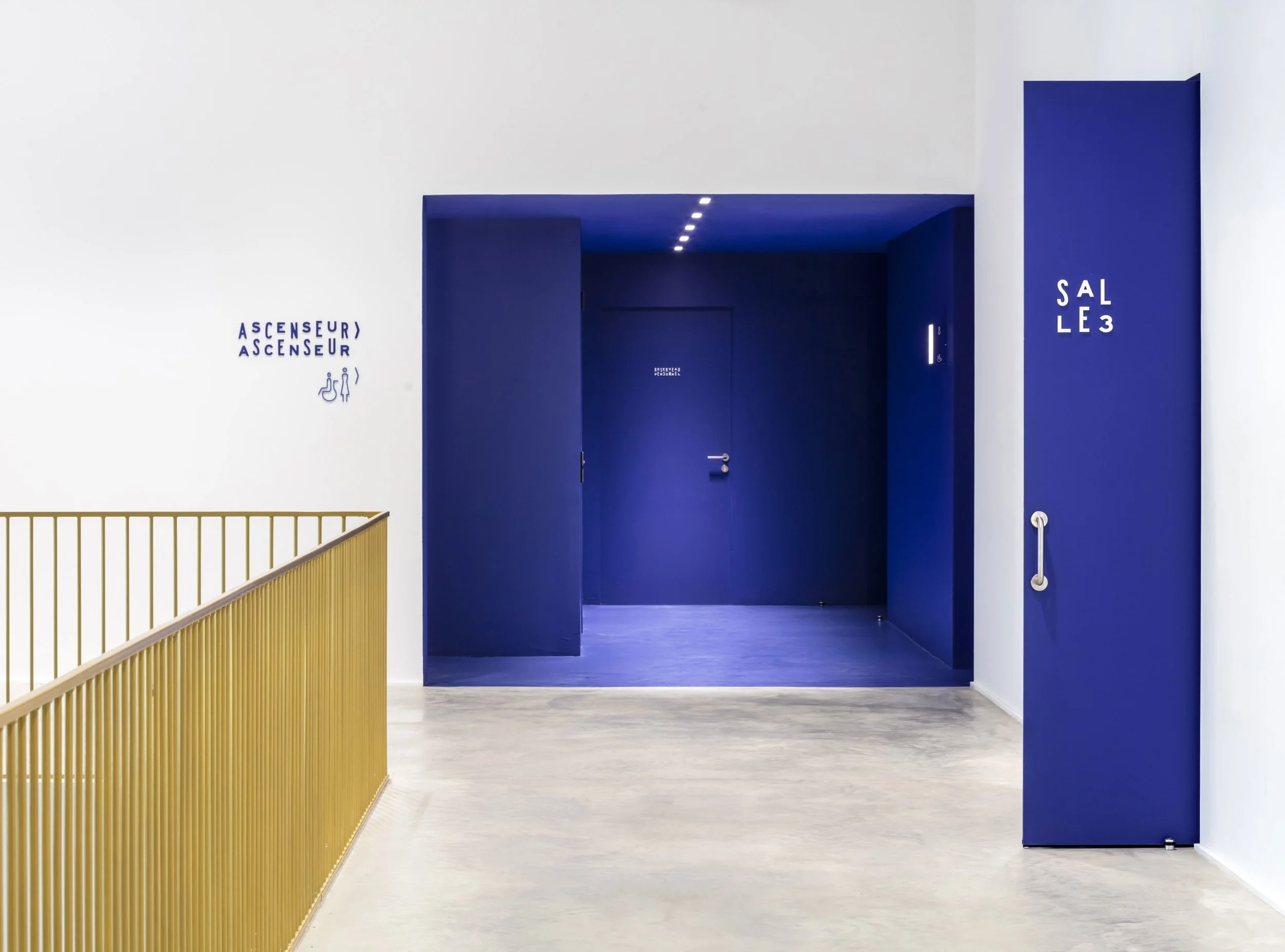 antonio-virga-architecte-luc-boegly-pierre-lasvenes-cinema-in-cahors (14).jpg