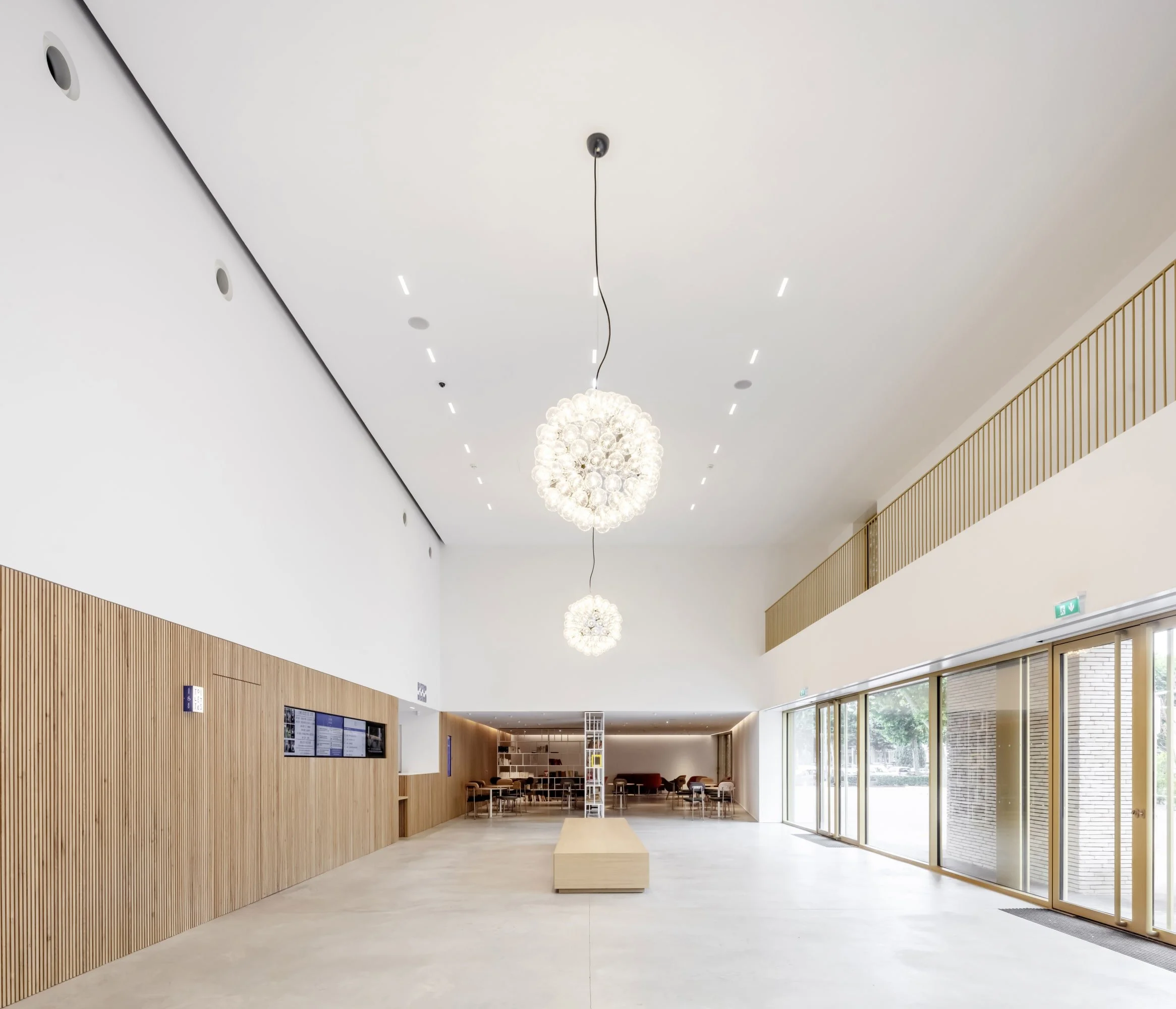 antonio-virga-architecte-luc-boegly-pierre-lasvenes-cinema-in-cahors (18).jpg