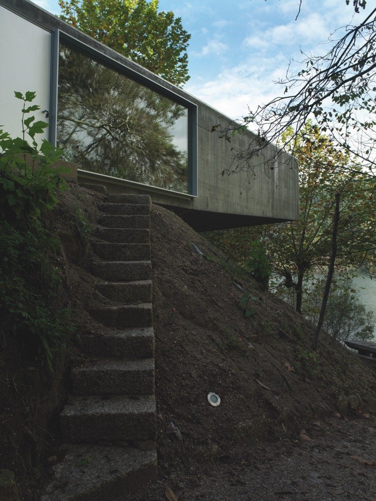 5f7c96c678f9b5712b061109_thisispaper-portugal-retreat-House-Gerês-Correia-Ragazzi-5.jpg