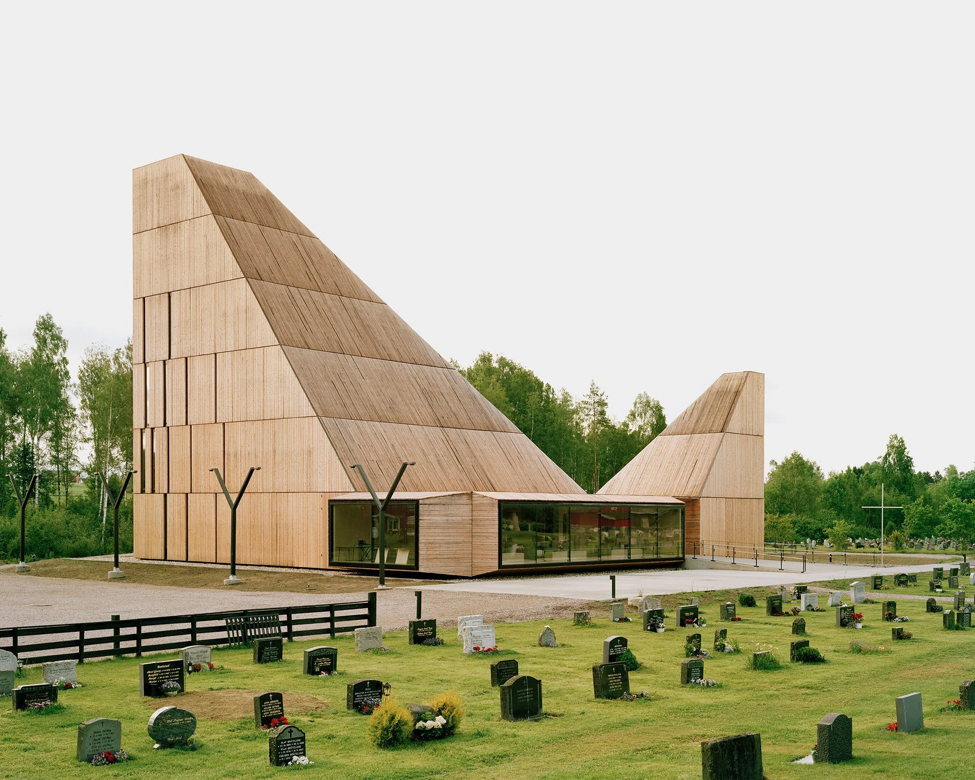 5ed7b52a577103a71b1abd43_thisispaper_sacral_valer-kirke-espen-surnevik-norway-church-architecture-timber-_thisispaper_2364_col_2.jpg