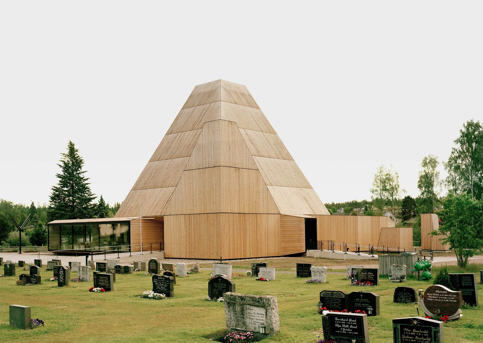 5ed7b535ab05126f8c3ebdcf_thisispaper_sacral_valer-kirke-espen-surnevik-norway-church-architecture-timber-_thisispaper_2364_col_6.jpg