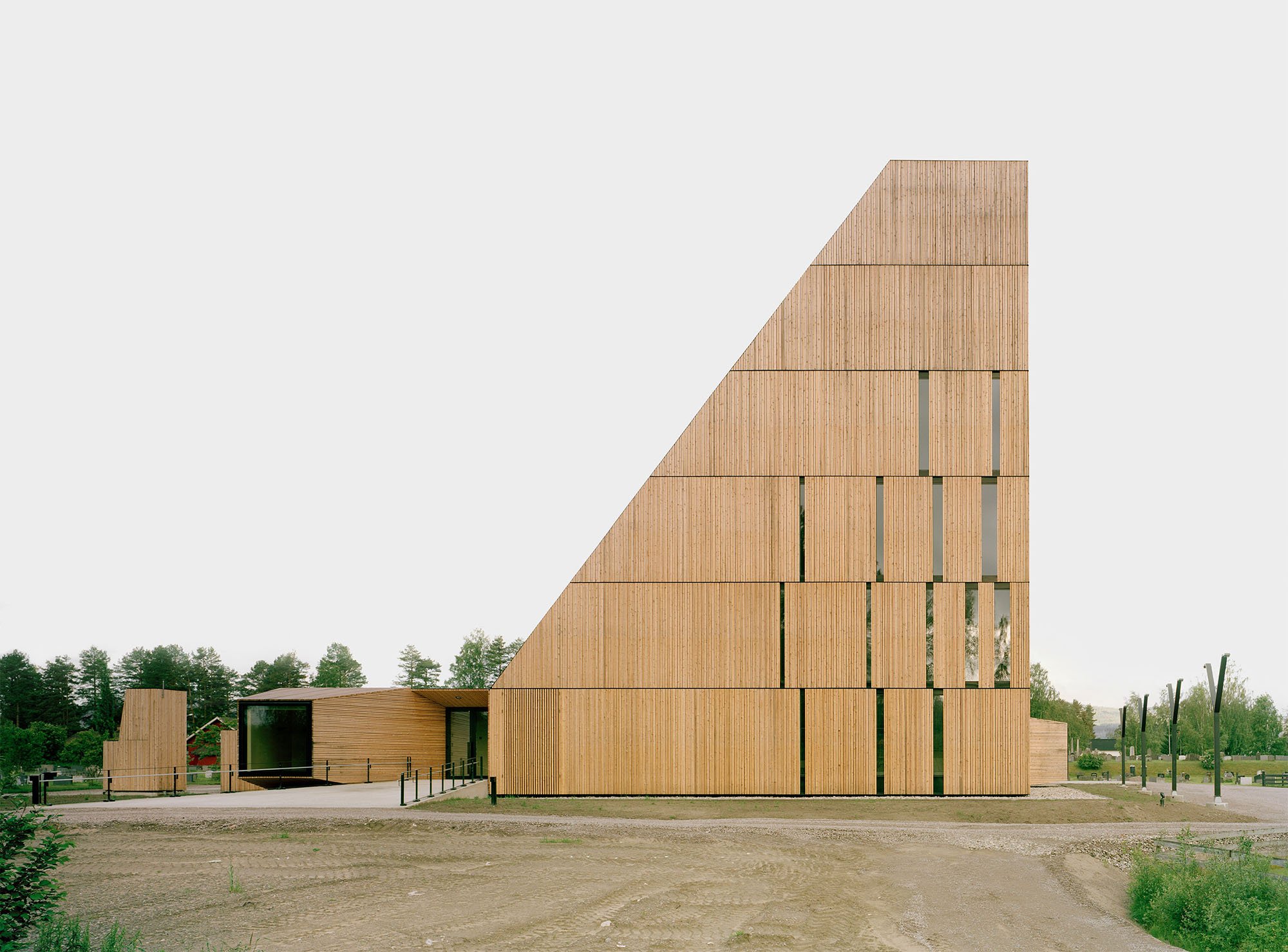 5ed7b5350d3022160e3a970b_thisispaper_sacral_valer-kirke-espen-surnevik-norway-church-architecture-timber-_thisispaper_2364_col_3.jpg