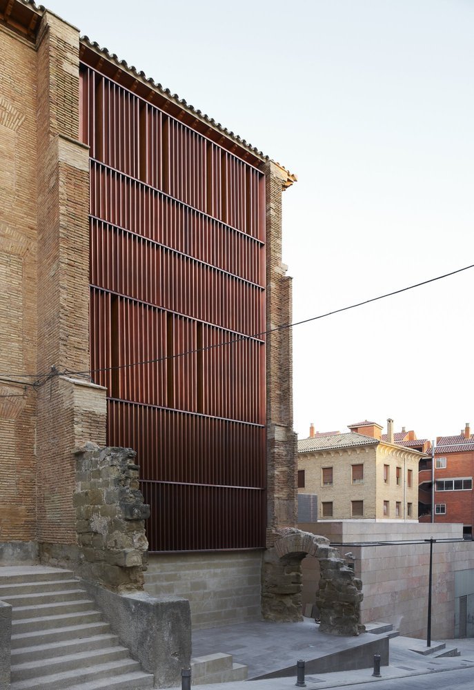 5060ff6e28ba0d78a70001dc_refurbishment-of-the-west-tower-in-huesca-city-hall-acxt_archivo_huesca_ext_05-jpg.jpg