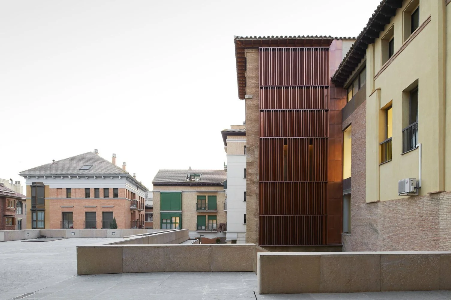 5060ff7a28ba0d78a70001dd_refurbishment-of-the-west-tower-in-huesca-city-hall-acxt_archivo_huesca_ext_07-jpg.jpg