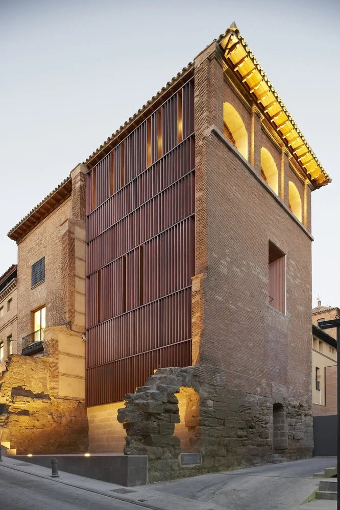 5060ff5628ba0d78a70001da_refurbishment-of-the-west-tower-in-huesca-city-hall-acxt_archivo_huesca_ext_03-jpg.jpg