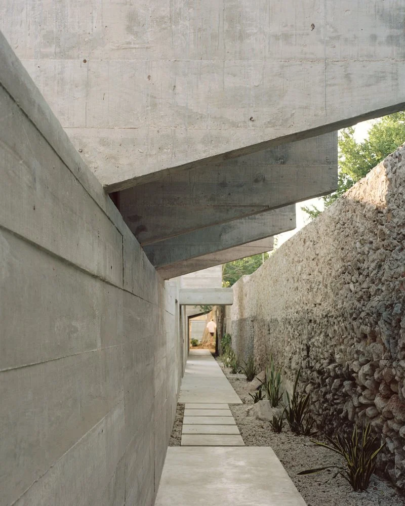 RoryGardiner1161c_Set-2_003.jpg