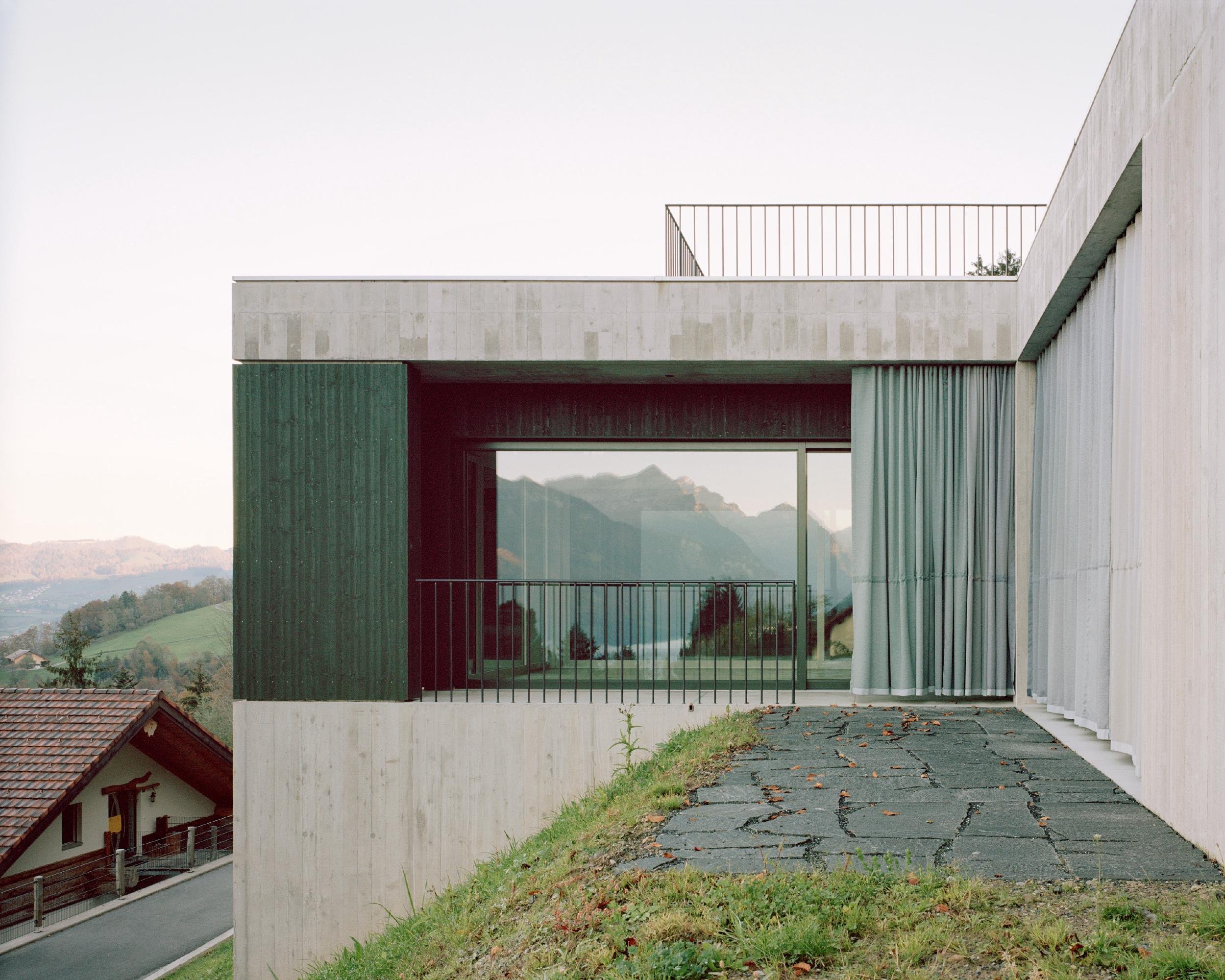 daisy-jacobs-kollektiv-marudo-rory-gardiner-cross-house (2).jpg