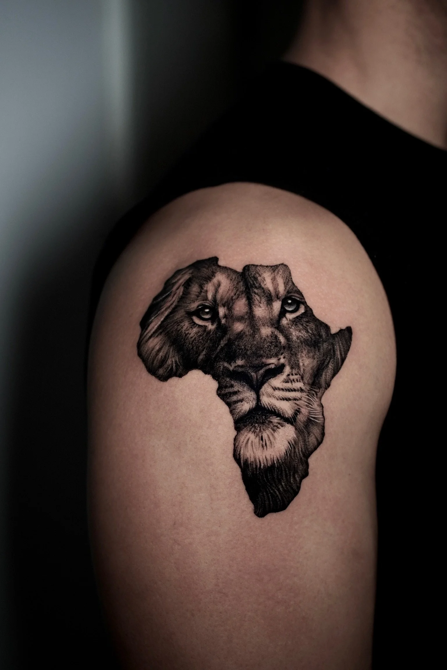 Tatuajes finos y delicados: por qué son tendencia en Madrid y cómo mantenerlos perfectos