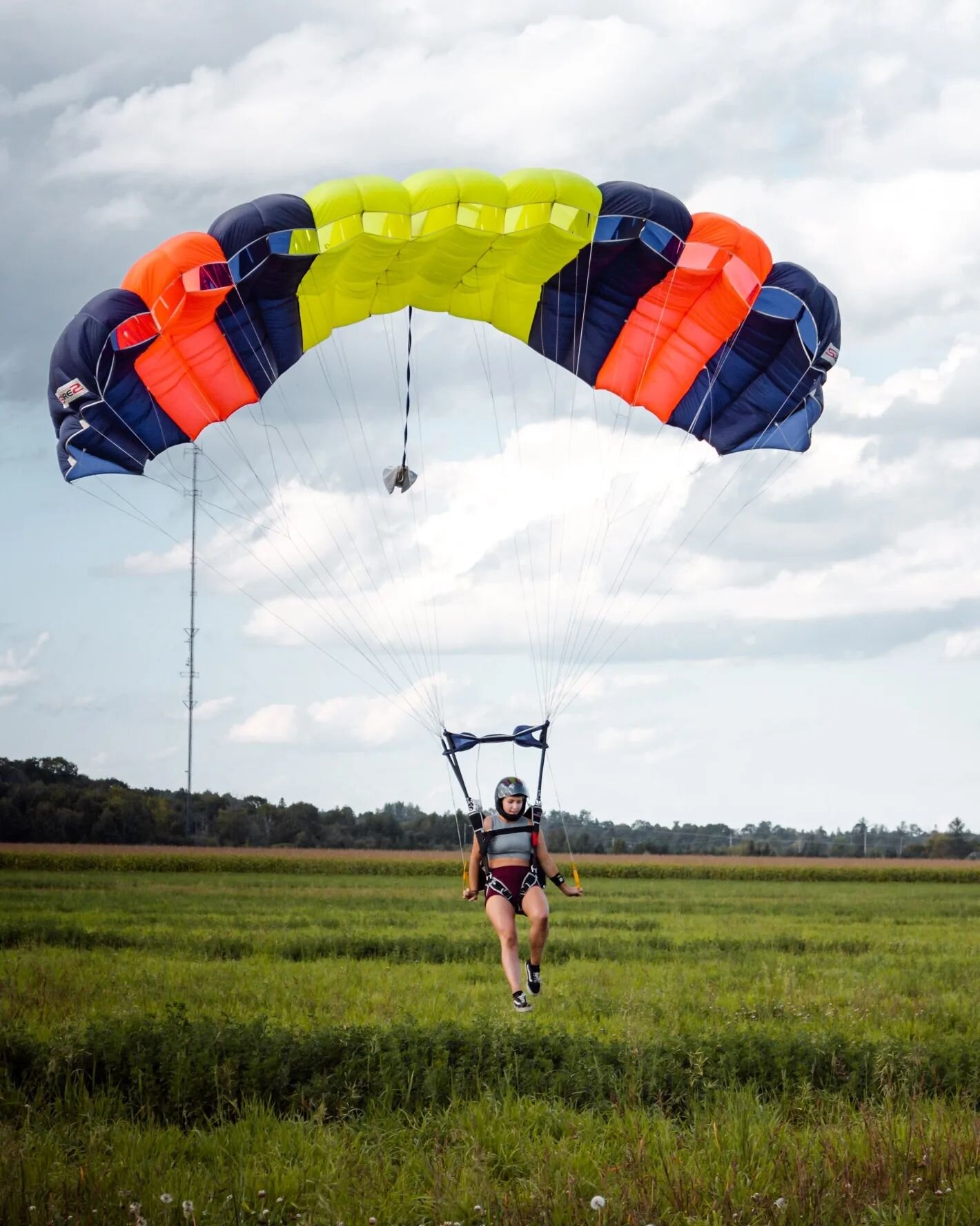 Skydive season is almost over! Which only means tunnel season begins ! Excited to see how much progression I can accomplish over the long winter!